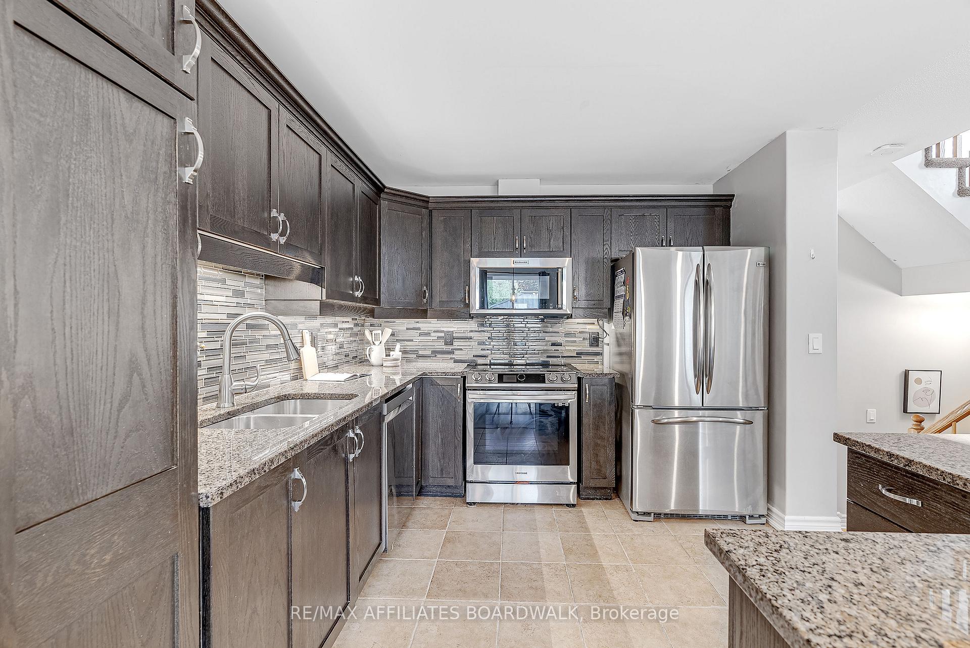 Photo 8 of 317 Glenbrae Avenue, Ottawa, Kanata - Morgan's Grant/South March — HOMEH