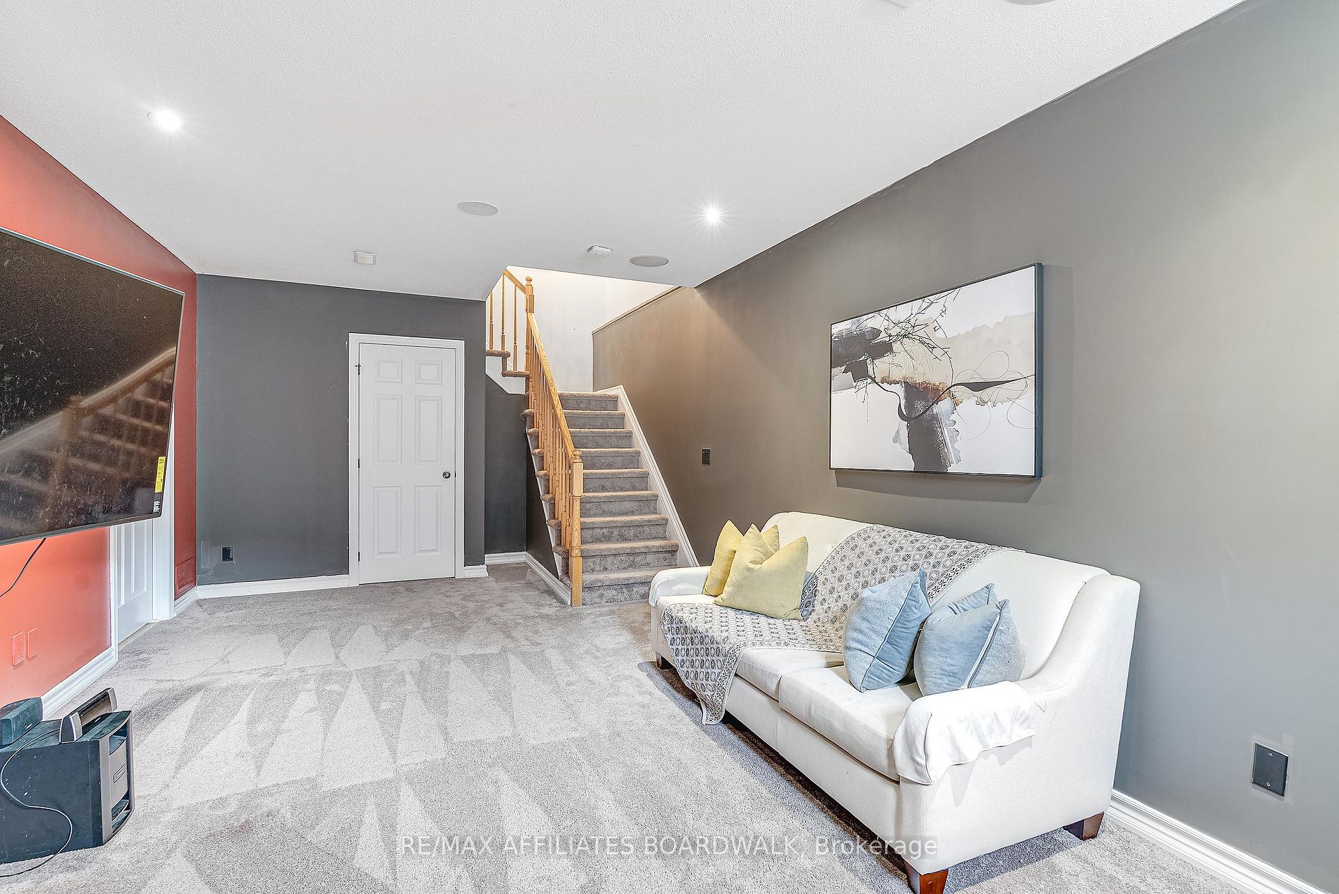 Photo 29 of 317 Glenbrae Avenue, Ottawa, Kanata - Morgan's Grant/South March — HOMEH