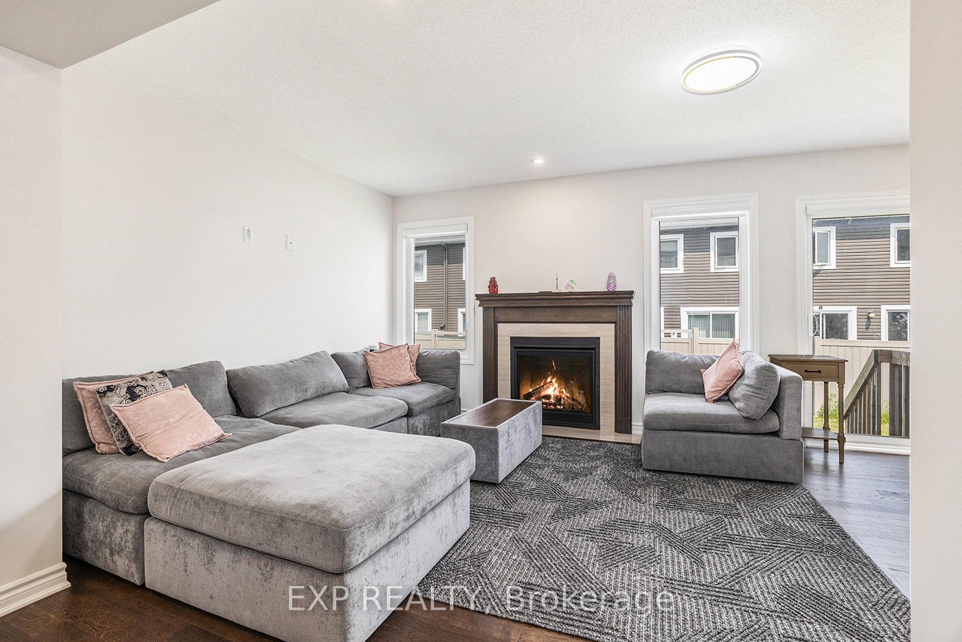 Photo 3 of 552 Roundleaf Way, Ottawa, Kanata - Emerald Meadows/Trailwest — HOMEH