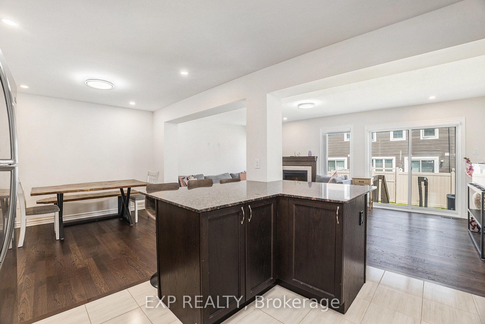 Photo 11 of 552 Roundleaf Way, Ottawa, Kanata - Emerald Meadows/Trailwest — HOMEH
