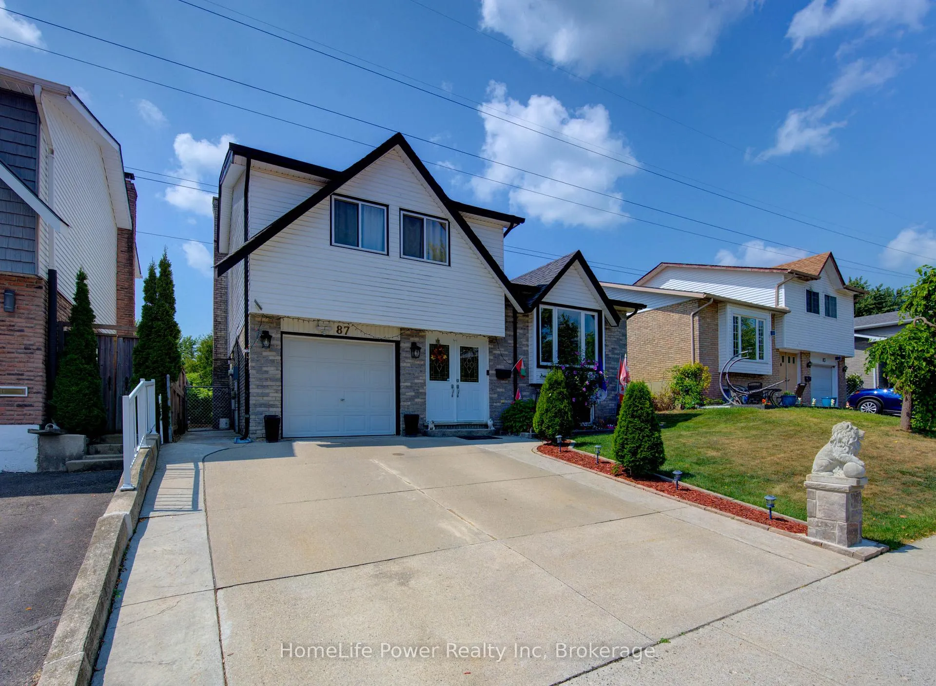 Photo 2 of 87 Sugar Maple Street, Kitchener — HOMEH