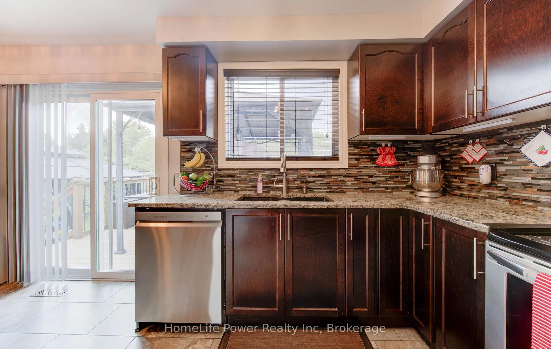 Photo 17 of 87 Sugar Maple Street, Kitchener — HOMEH