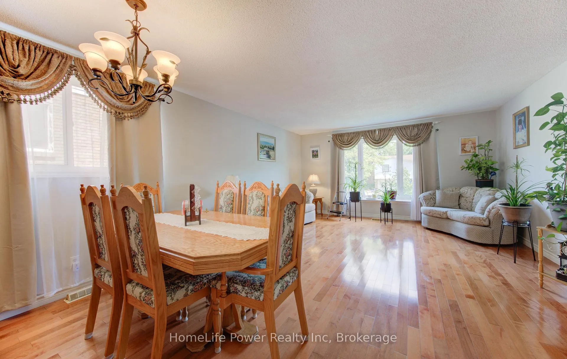 Photo 21 of 87 Sugar Maple Street, Kitchener — HOMEH