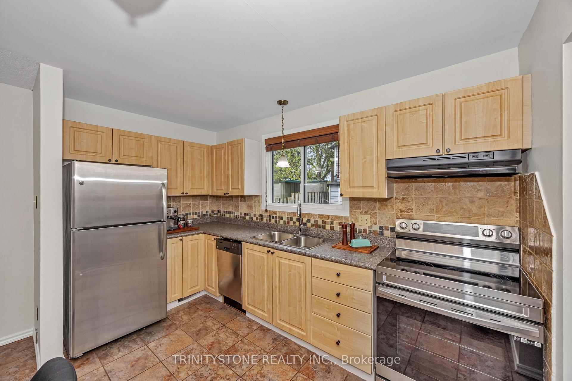Photo 12 of 59 Stable Way, Ottawa, Kanata - Bridlewood — HOMEH