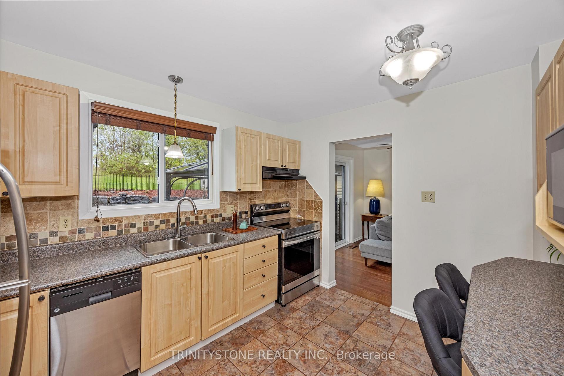 Photo 14 of 59 Stable Way, Ottawa, Kanata - Bridlewood — HOMEH