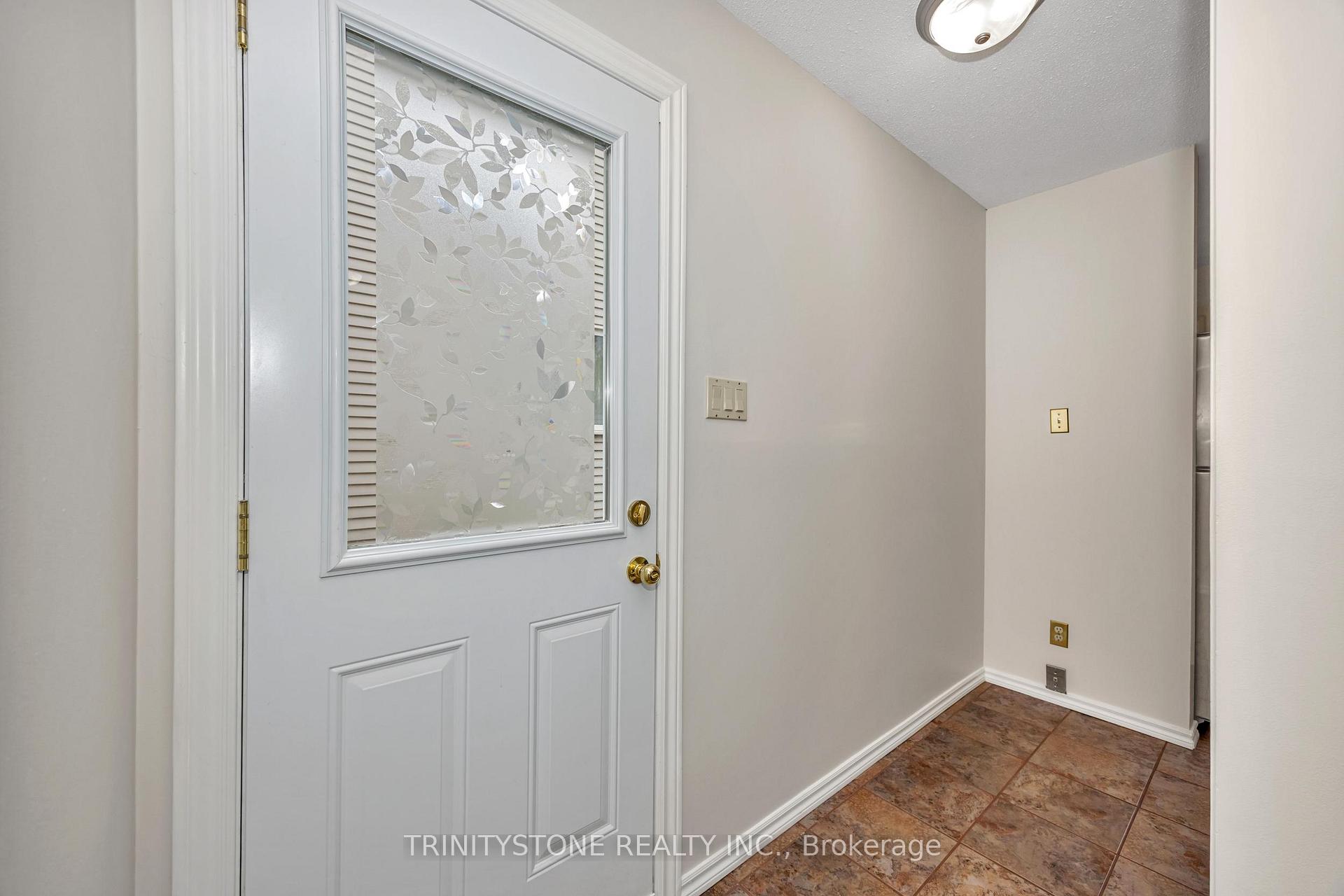 Photo 17 of 59 Stable Way, Ottawa, Kanata - Bridlewood — HOMEH