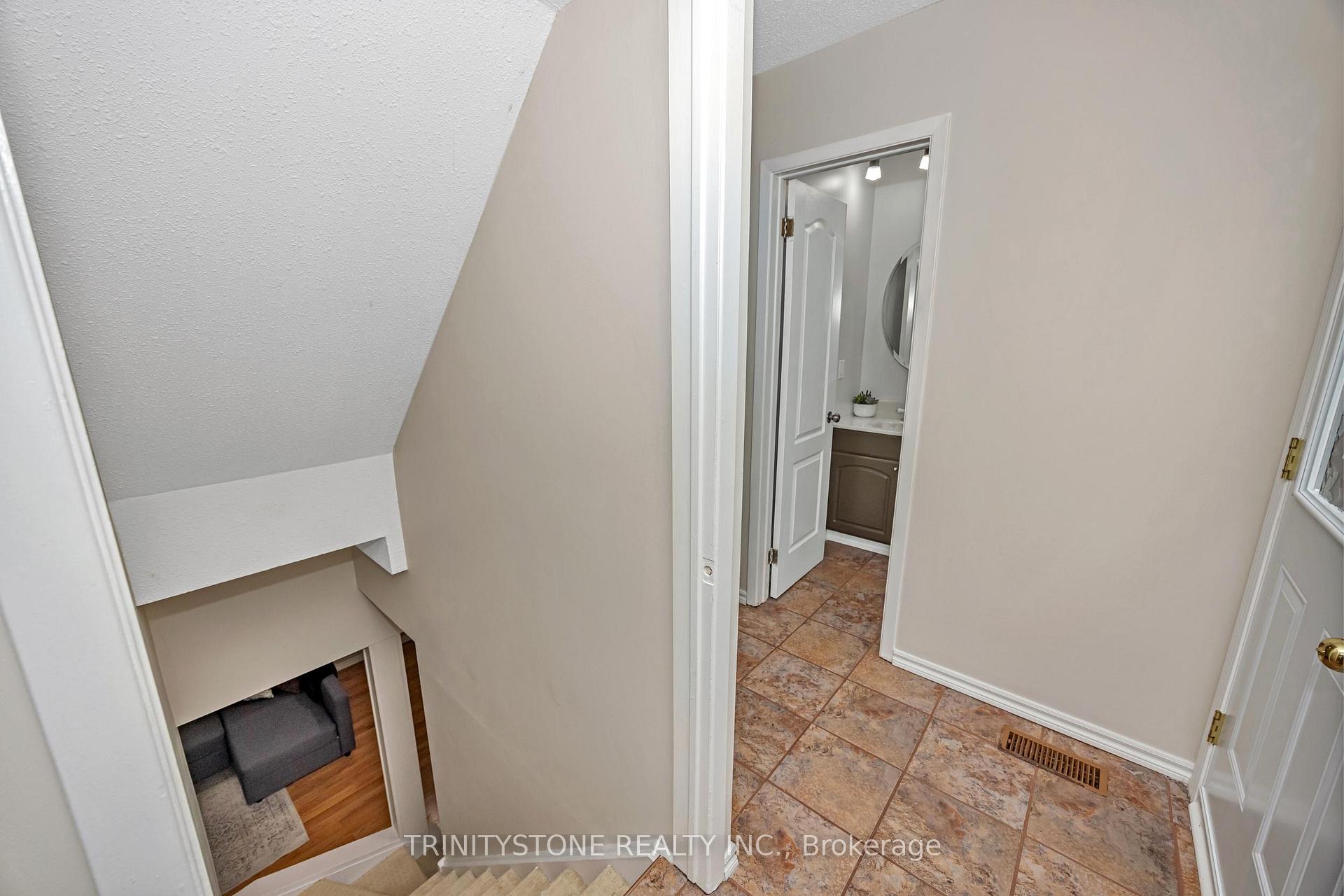 Photo 31 of 59 Stable Way, Ottawa, Kanata - Bridlewood — HOMEH