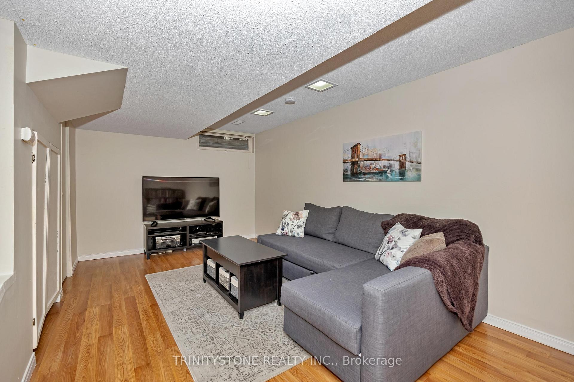 Photo 32 of 59 Stable Way, Ottawa, Kanata - Bridlewood — HOMEH