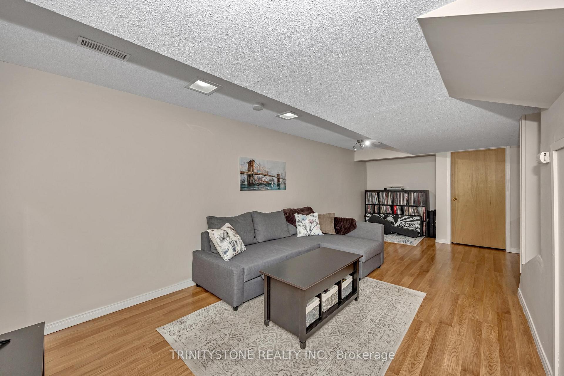 Photo 35 of 59 Stable Way, Ottawa, Kanata - Bridlewood — HOMEH