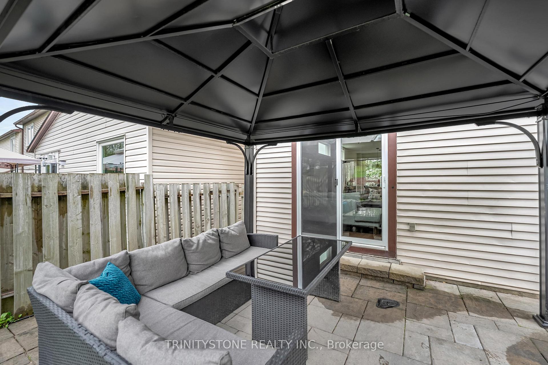 Photo 39 of 59 Stable Way, Ottawa, Kanata - Bridlewood — HOMEH