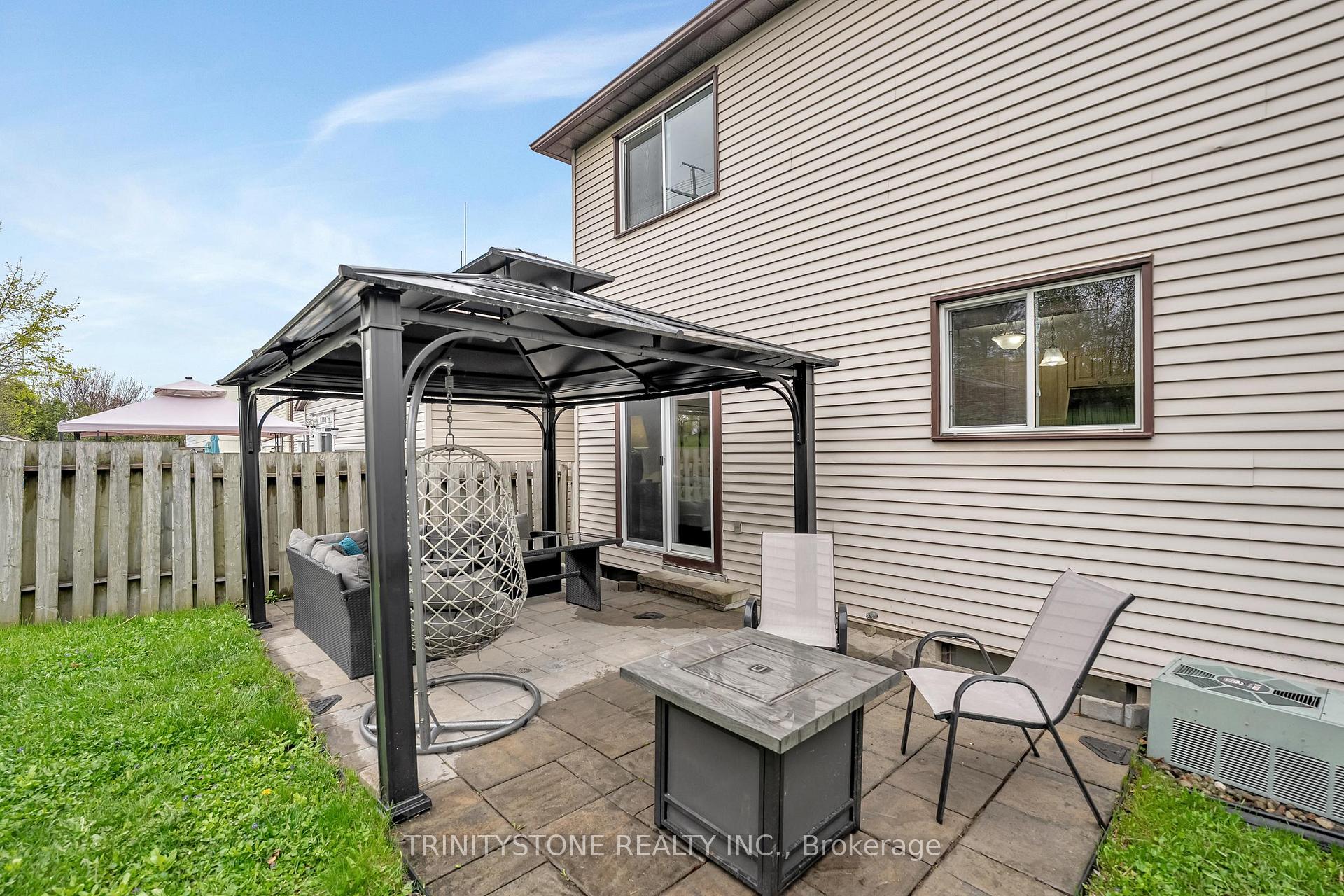 Photo 42 of 59 Stable Way, Ottawa, Kanata - Bridlewood — HOMEH
