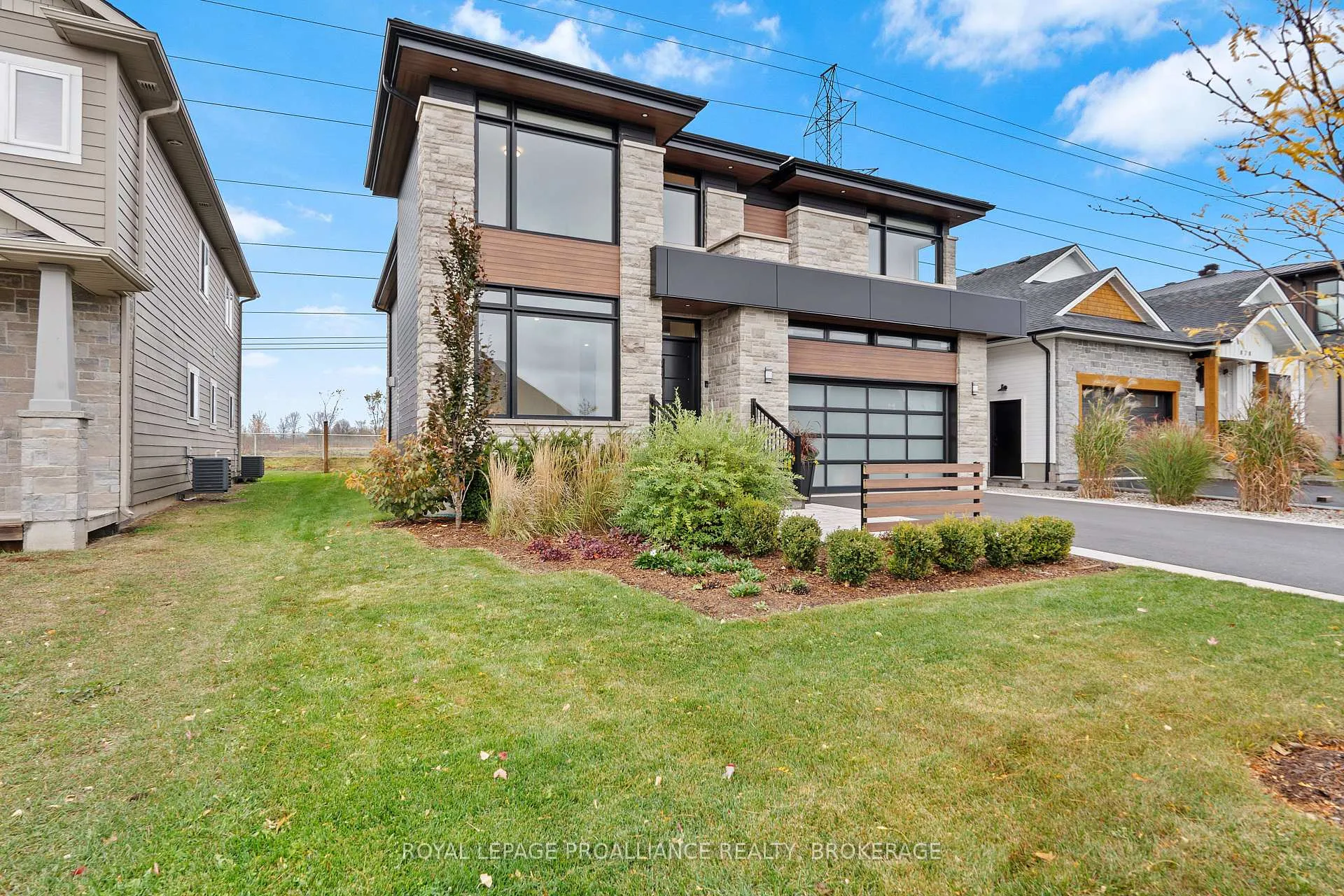Photo 2 of 832 Windermere Drive, Kingston, City Northwest — HOMEH