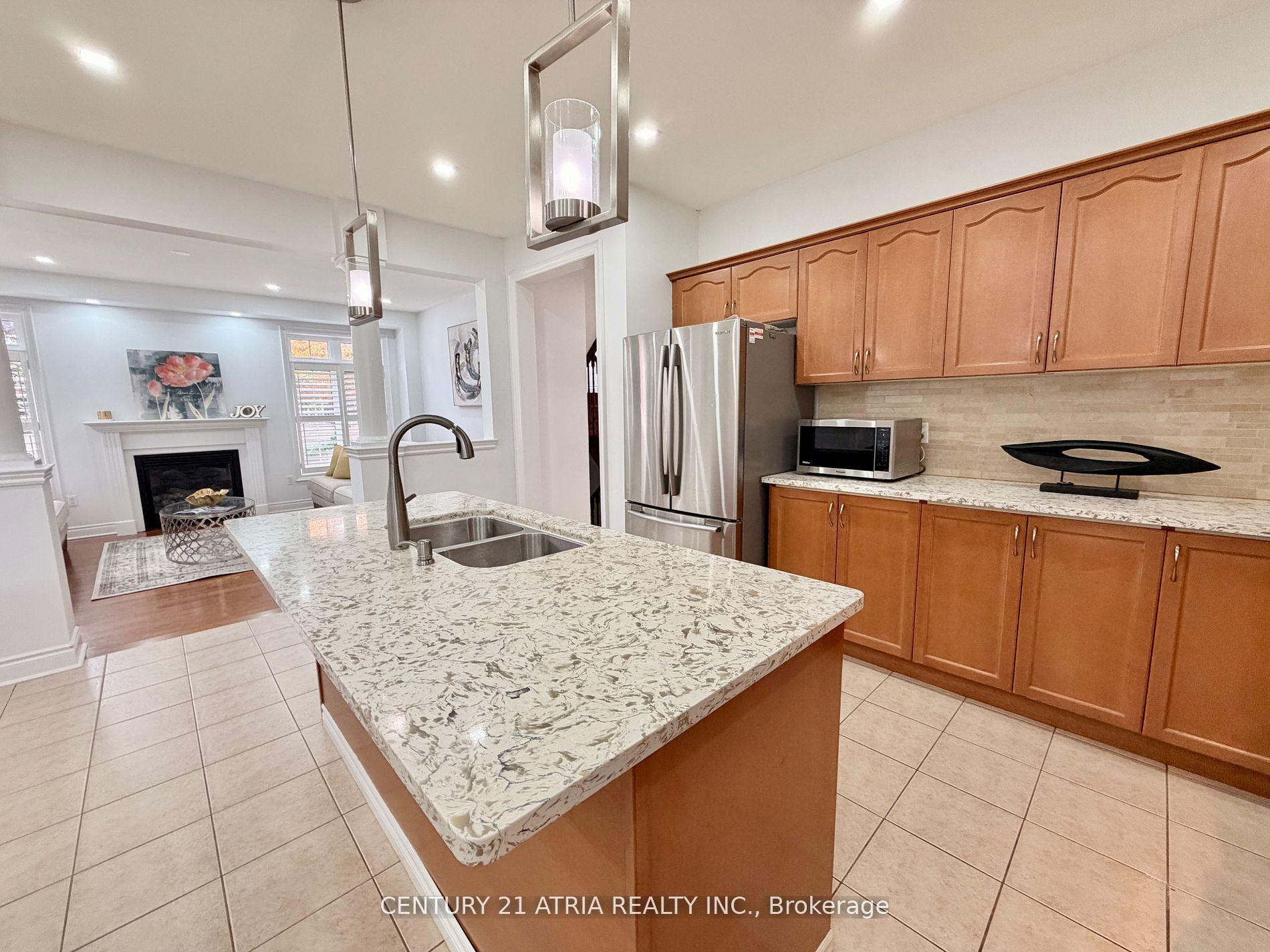 Photo 9 of 14 West Normandy Drive, Markham, Cornell — HOMEH