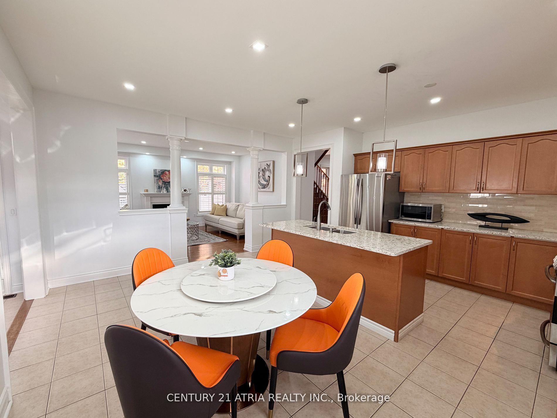 Photo 12 of 14 West Normandy Drive, Markham, Cornell — HOMEH