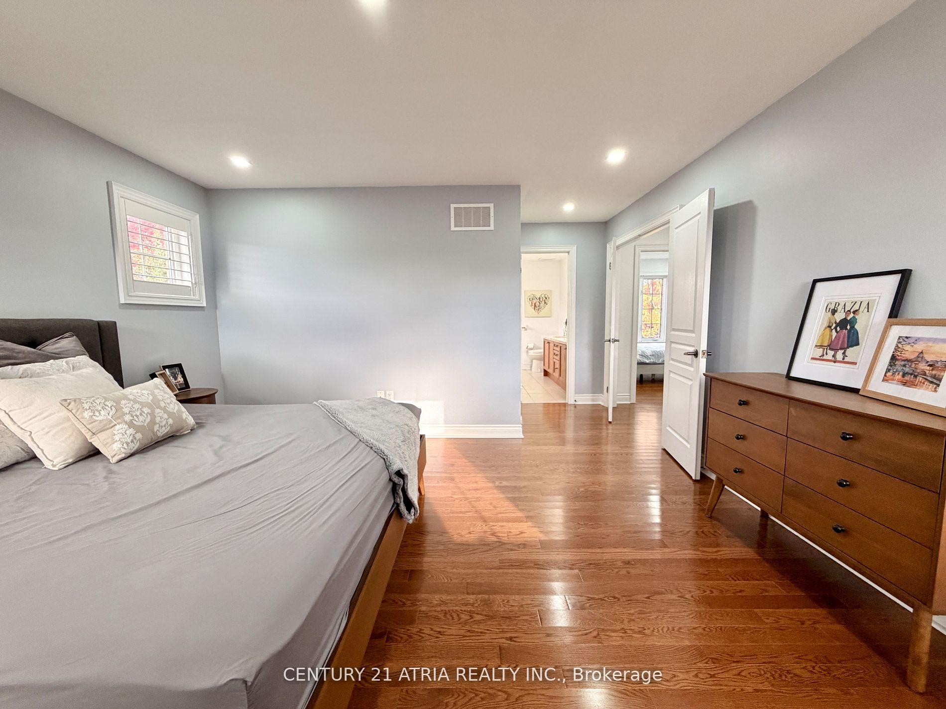 Photo 19 of 14 West Normandy Drive, Markham, Cornell — HOMEH
