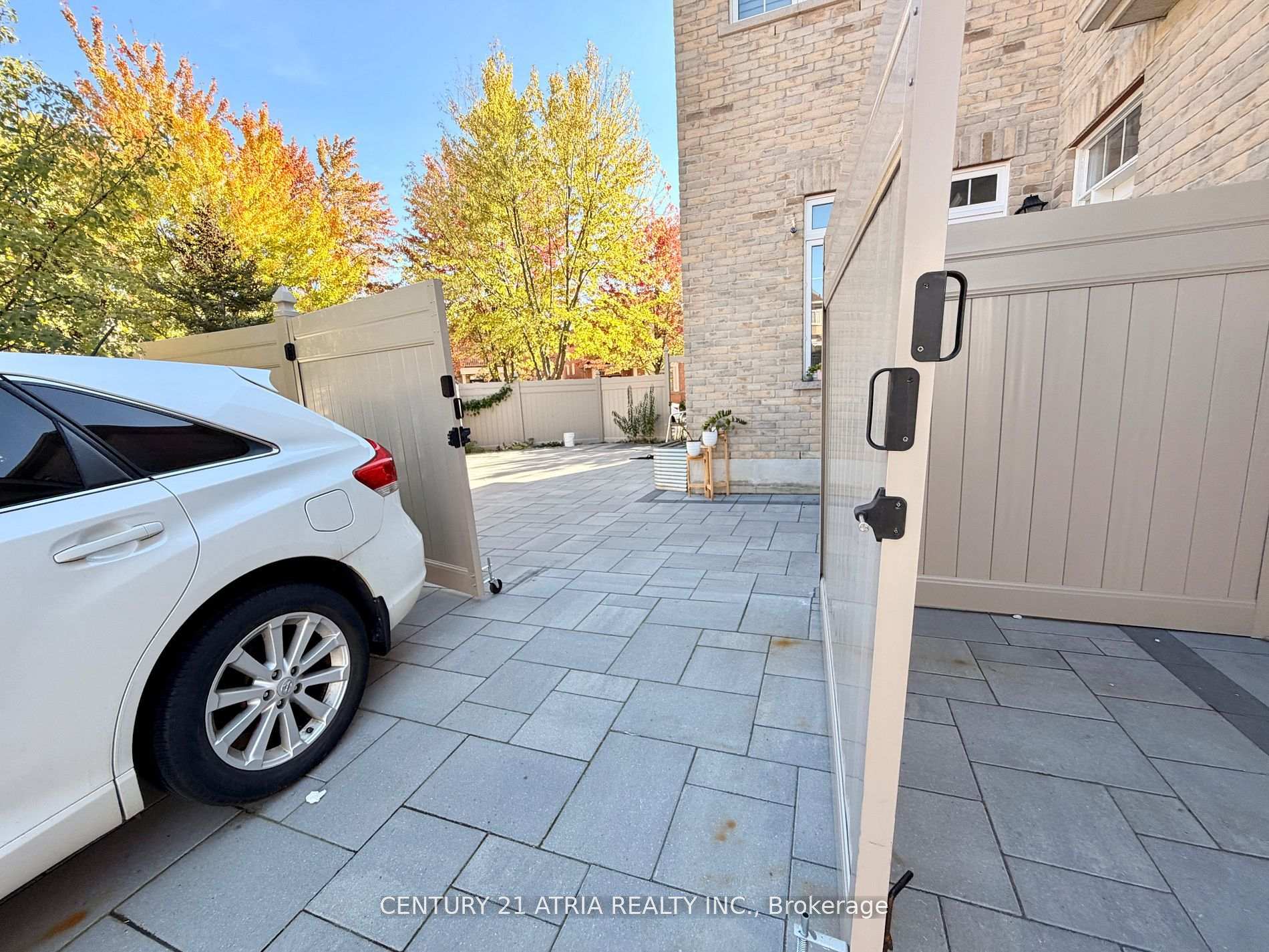 Photo 45 of 14 West Normandy Drive, Markham, Cornell — HOMEH