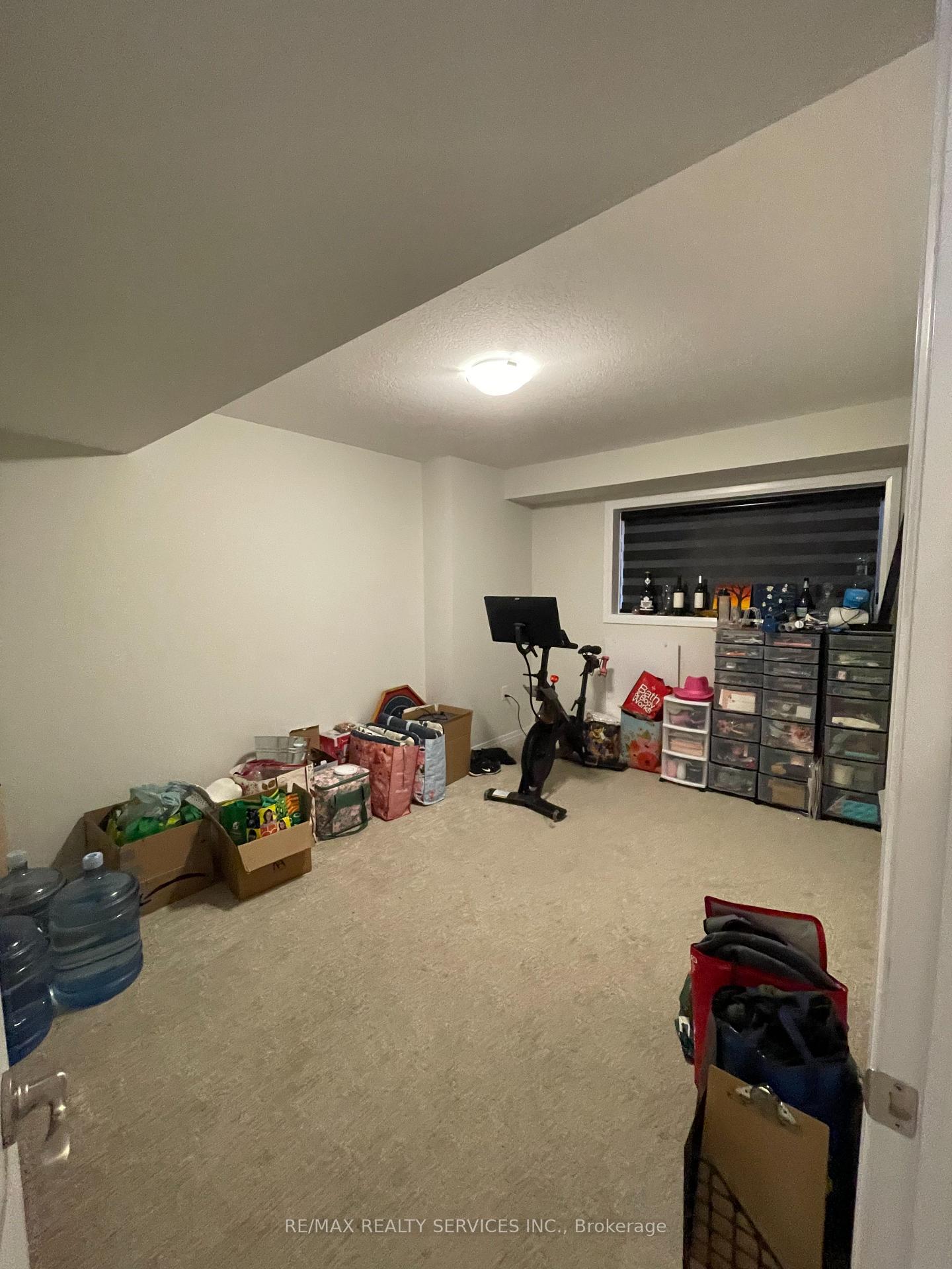 Photo 2 of 39 Ridgemount Street, Kitchener — HOMEH