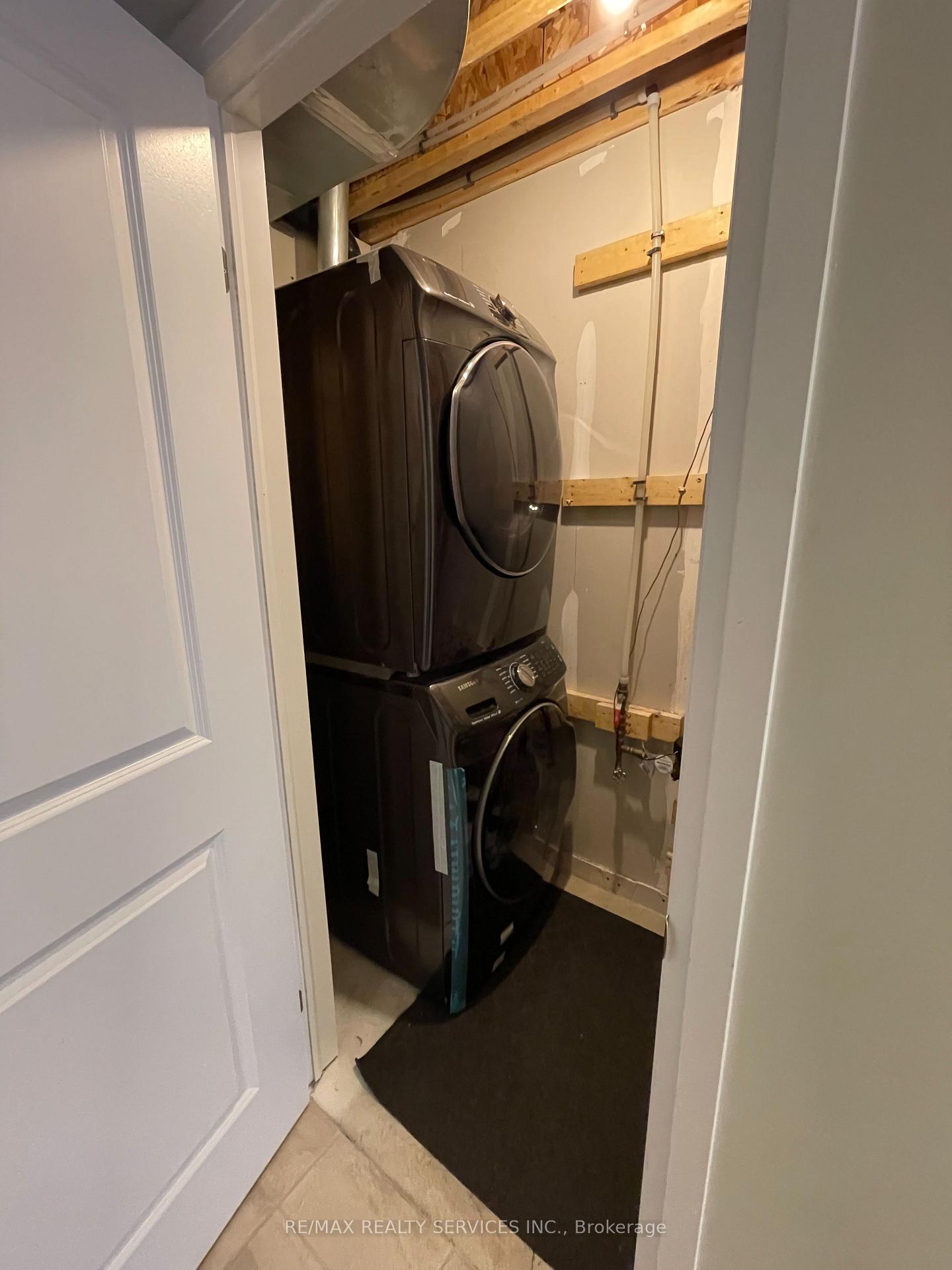 Photo 3 of 39 Ridgemount Street, Kitchener — HOMEH