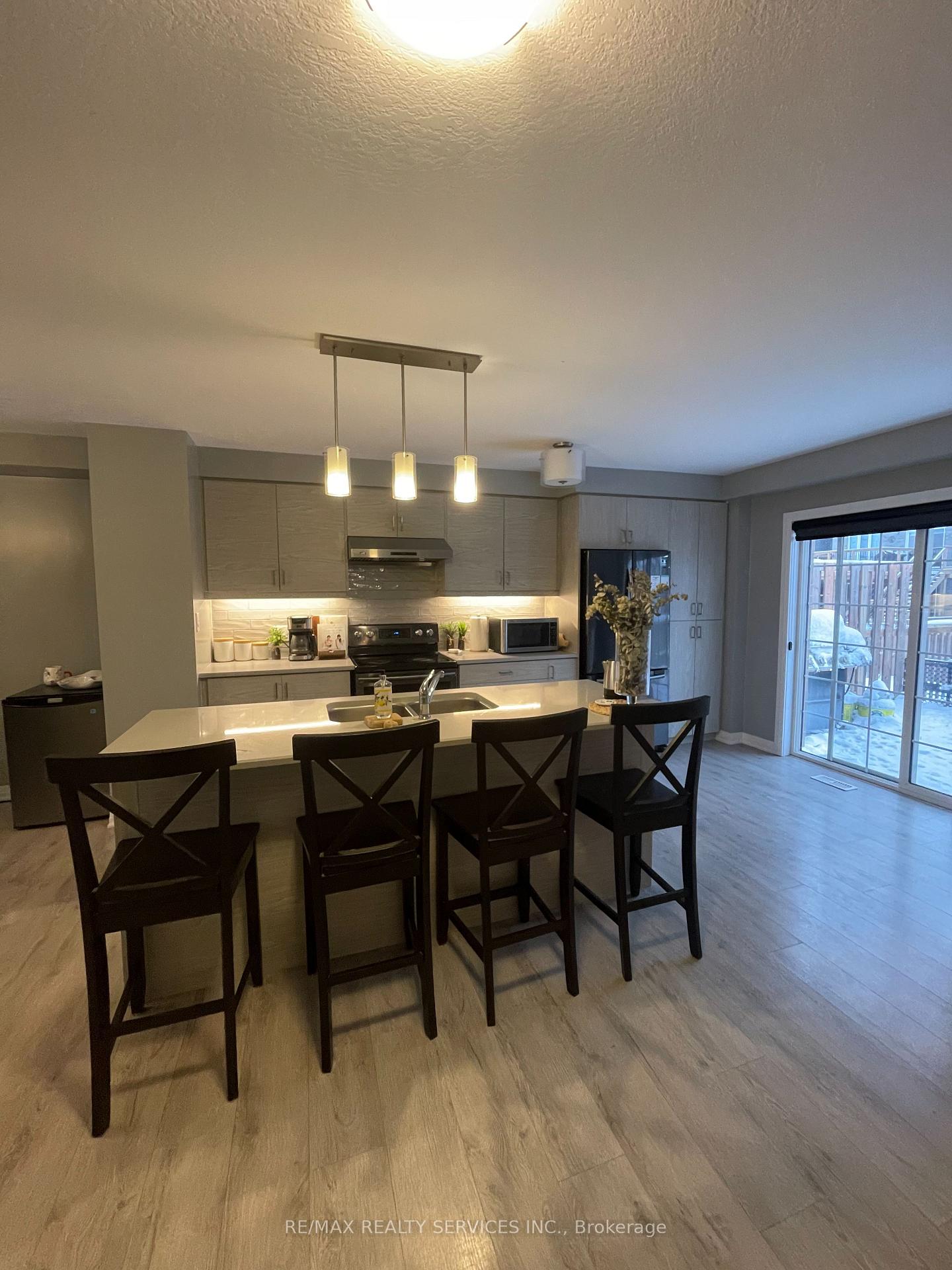 Photo 6 of 39 Ridgemount Street, Kitchener — HOMEH