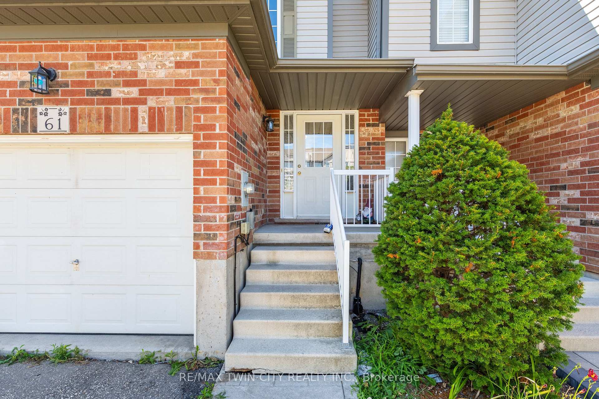 Photo 3 of 61 Madeleine Street, Kitchener — HOMEH