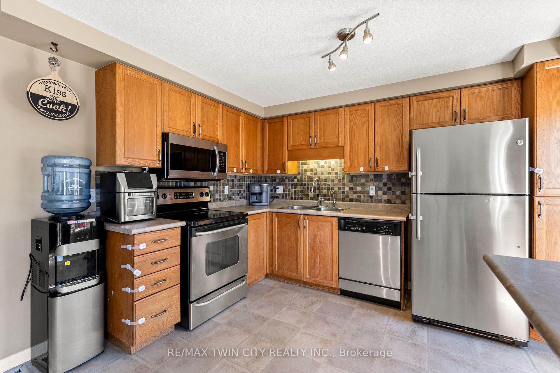 Photo 10 of 61 Madeleine Street, Kitchener — HOMEH