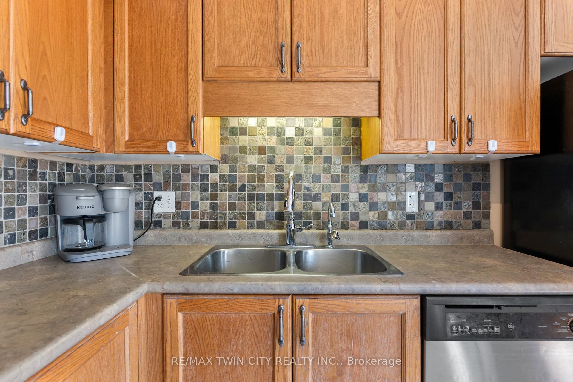 Photo 11 of 61 Madeleine Street, Kitchener — HOMEH