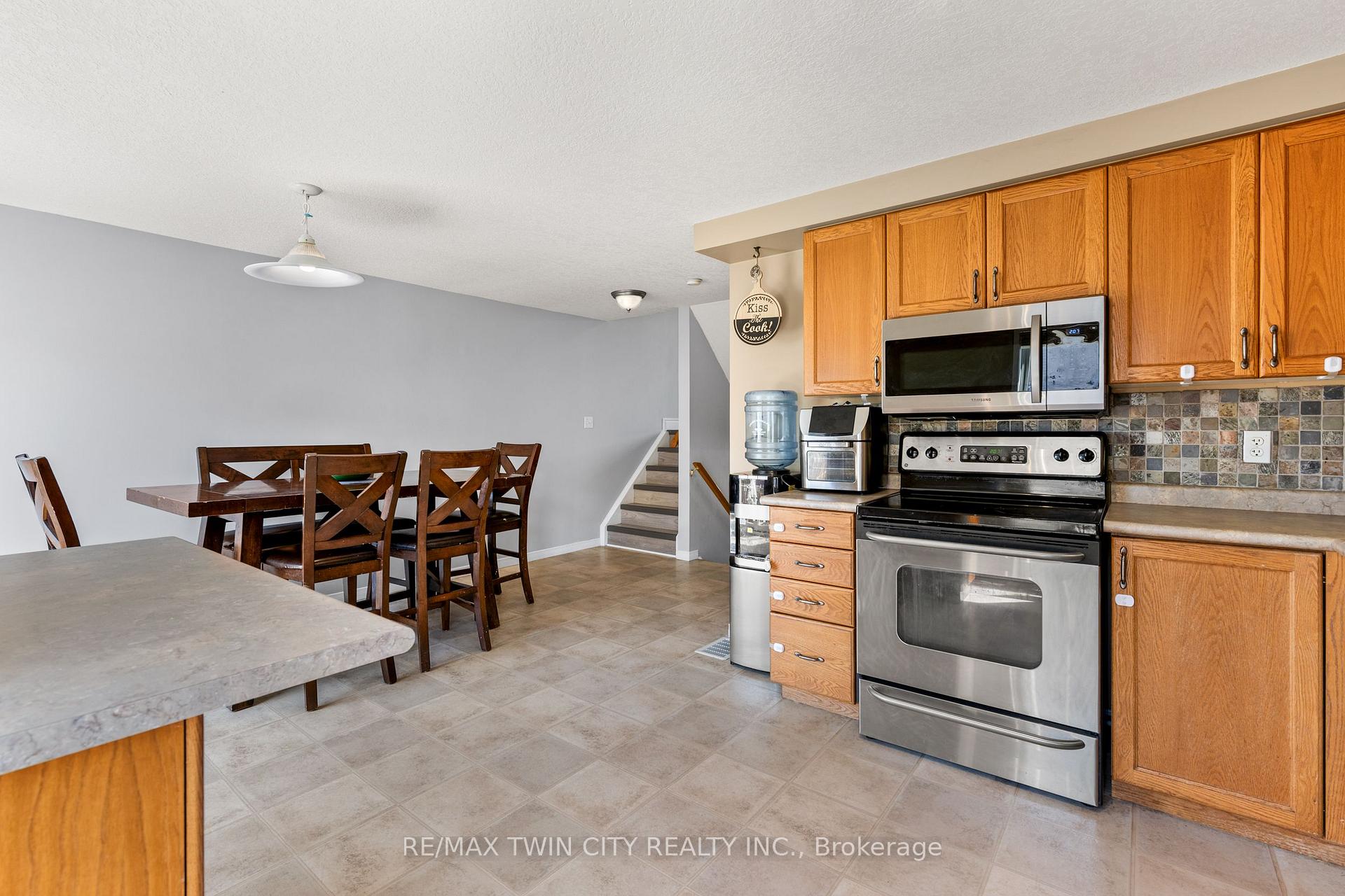 Photo 12 of 61 Madeleine Street, Kitchener — HOMEH