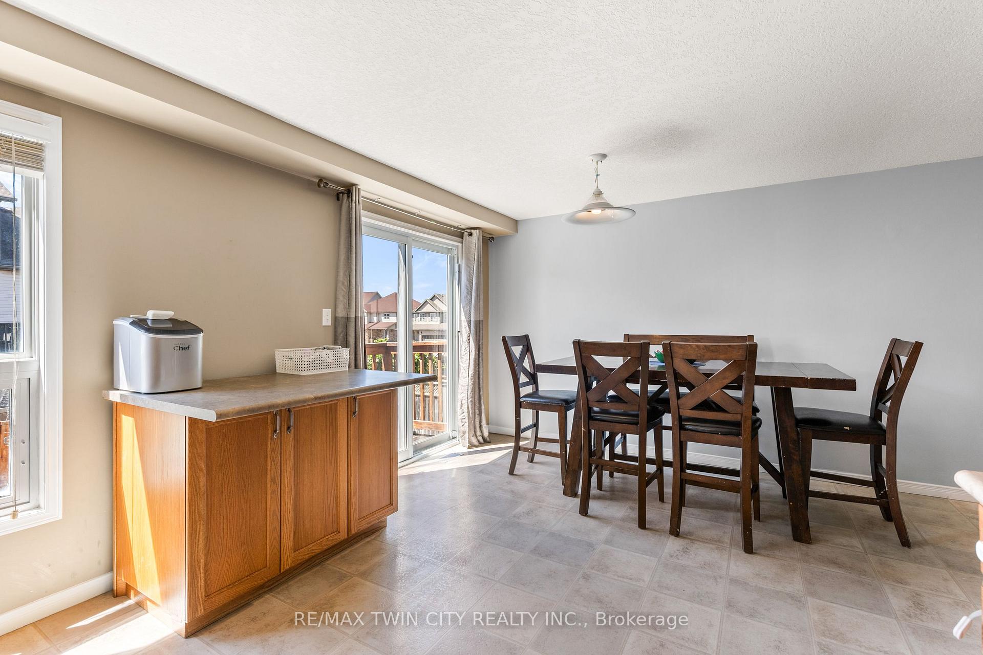 Photo 13 of 61 Madeleine Street, Kitchener — HOMEH