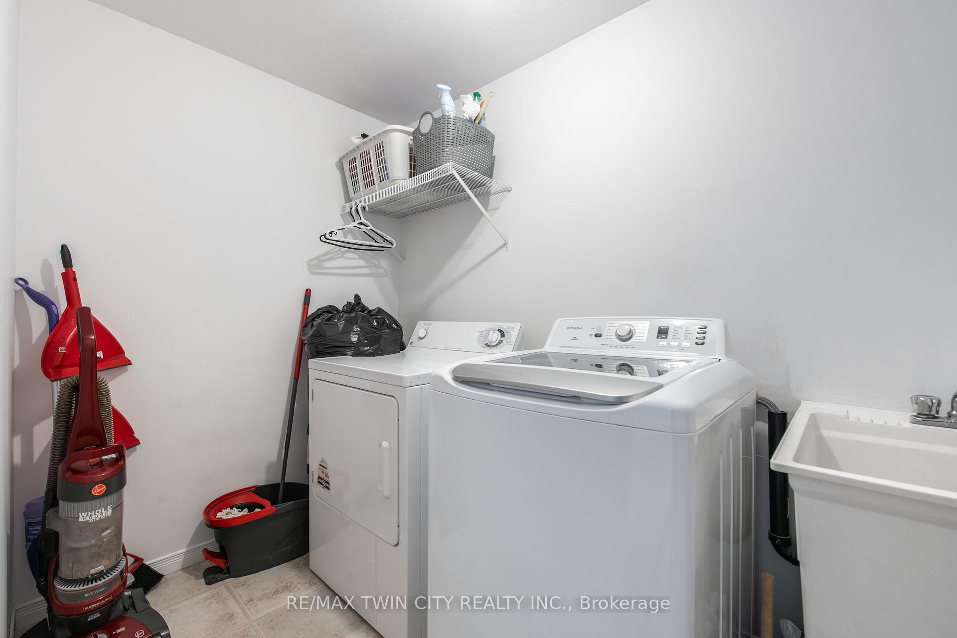 Photo 14 of 61 Madeleine Street, Kitchener — HOMEH