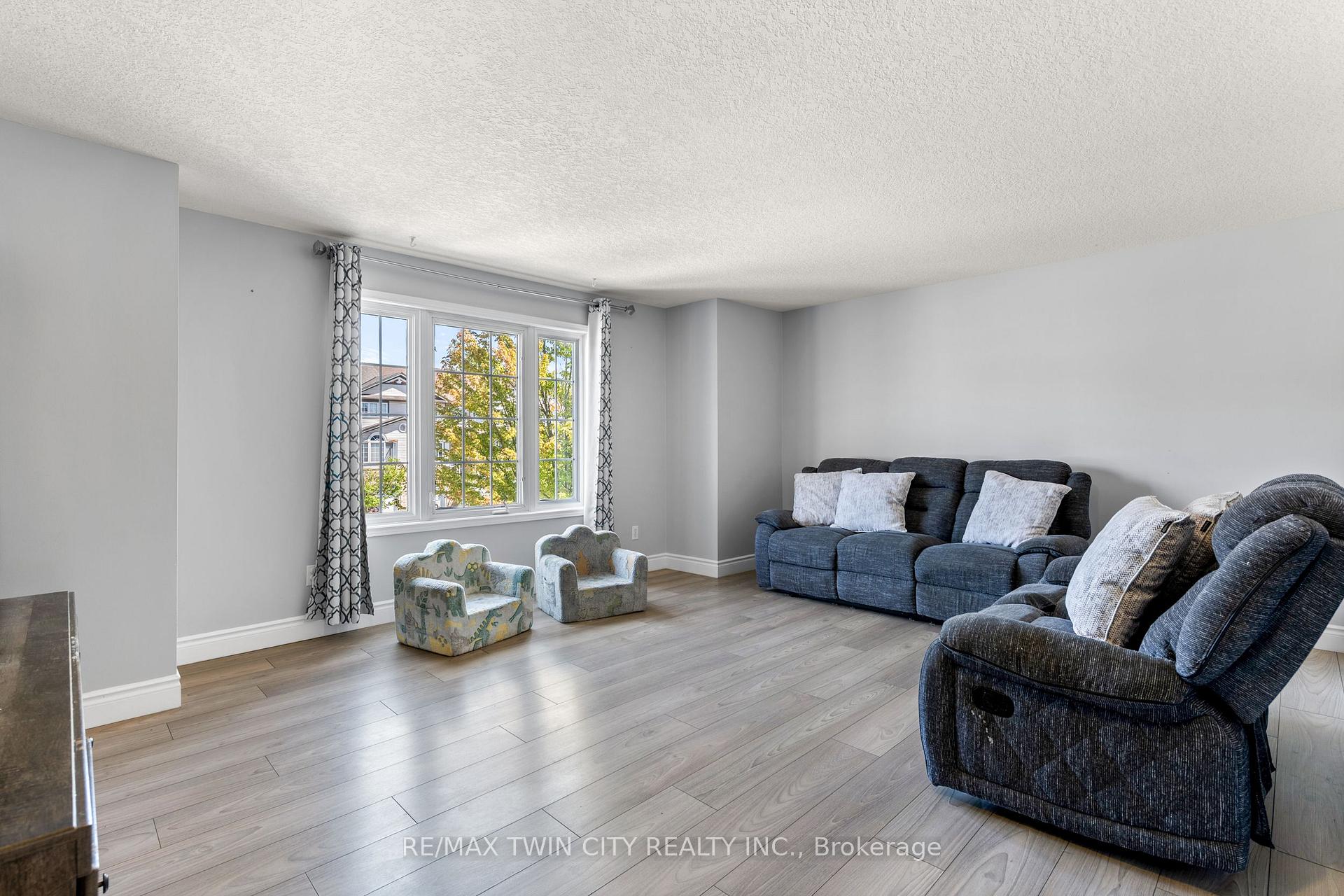 Photo 16 of 61 Madeleine Street, Kitchener — HOMEH