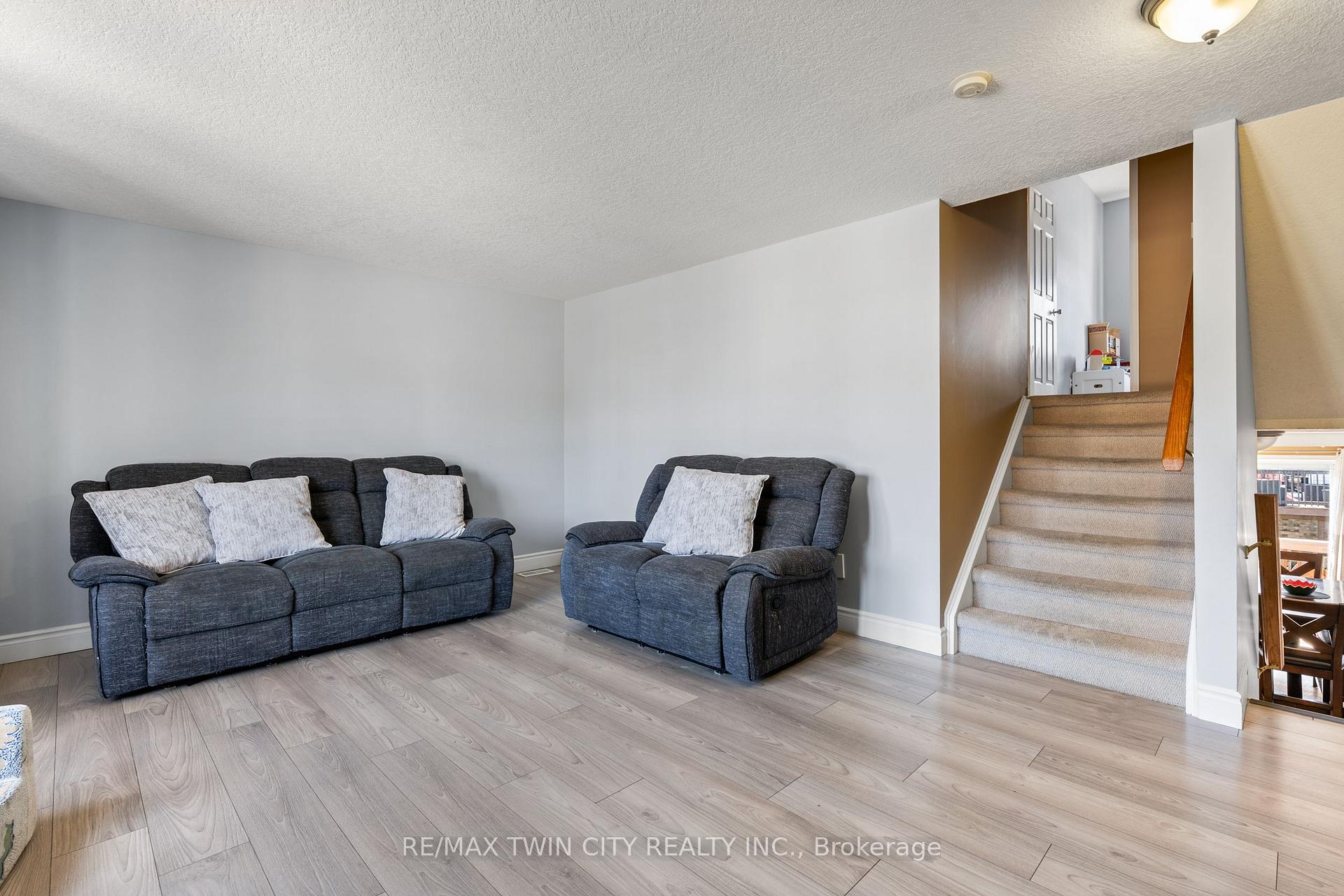 Photo 17 of 61 Madeleine Street, Kitchener — HOMEH