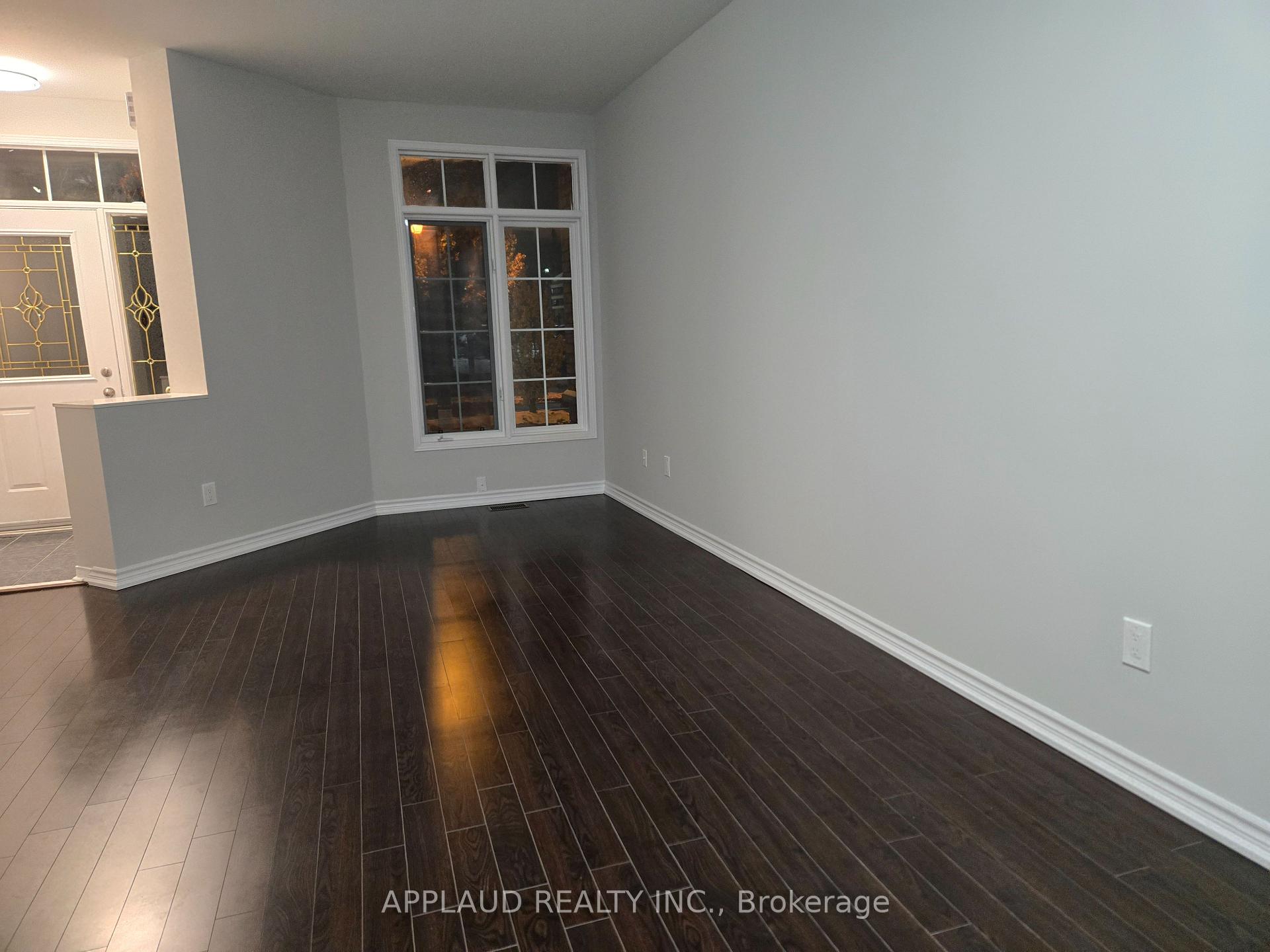 Photo 2 of 27 Bur Oak Avenue, Markham, Berczy — HOMEH