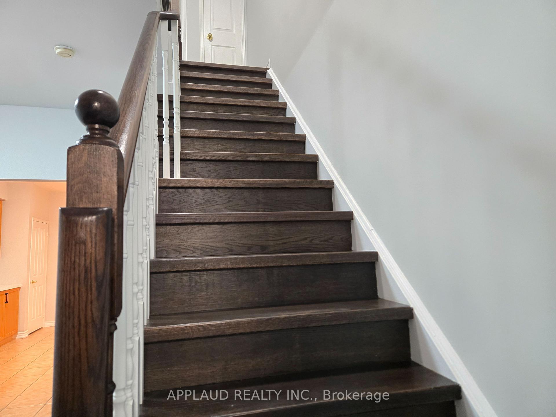 Photo 6 of 27 Bur Oak Avenue, Markham, Berczy — HOMEH