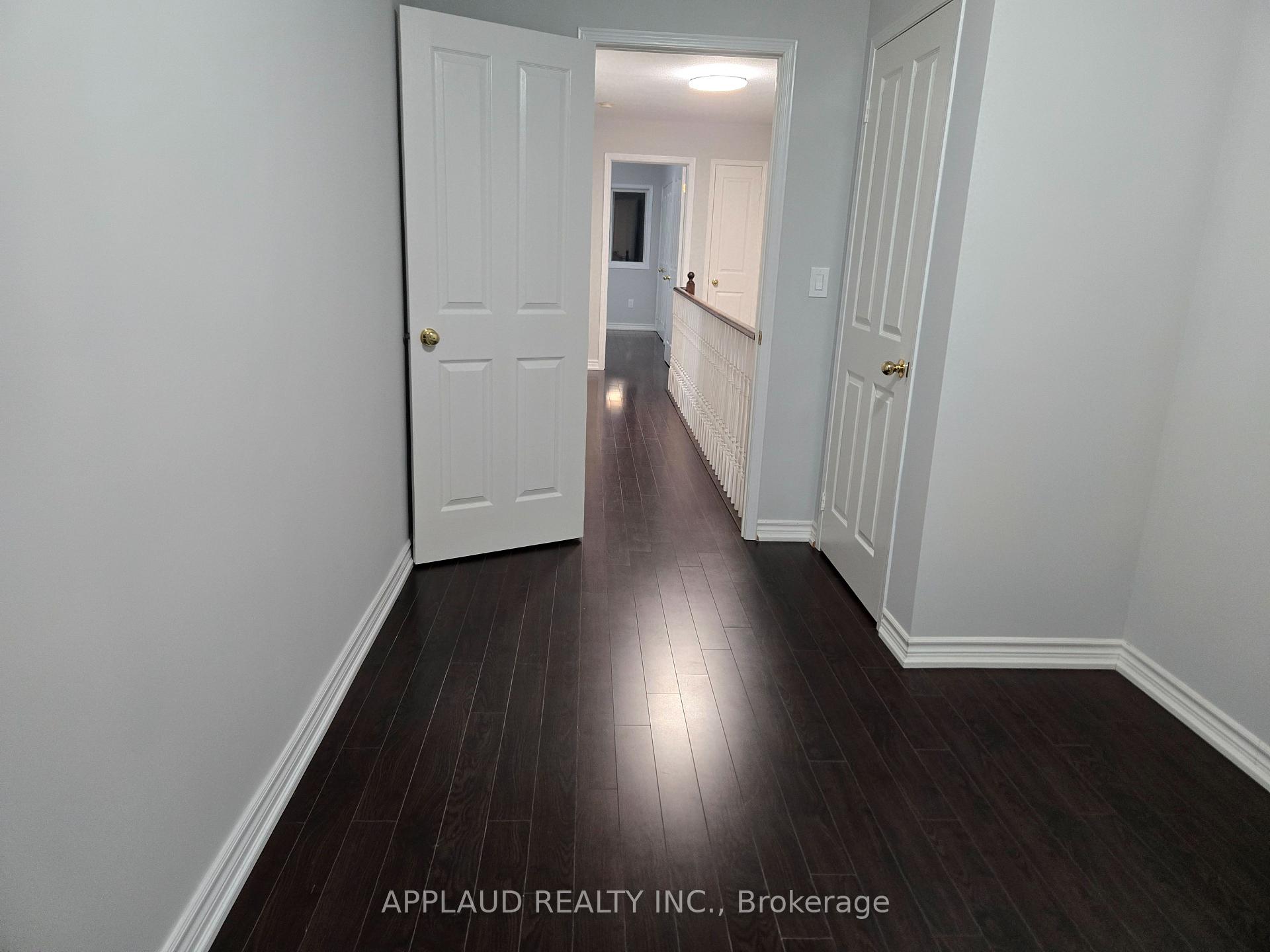 Photo 10 of 27 Bur Oak Avenue, Markham, Berczy — HOMEH