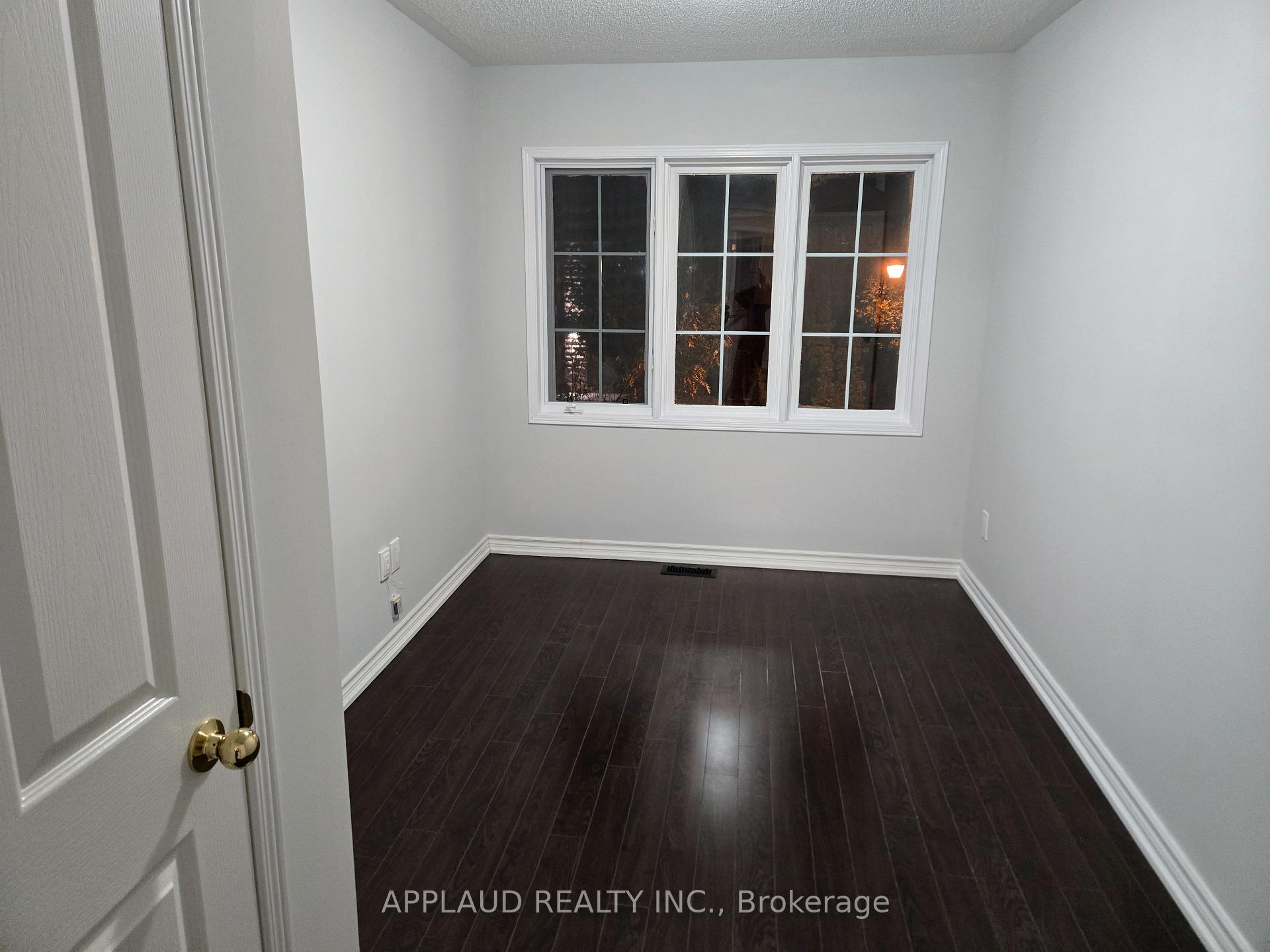 Photo 11 of 27 Bur Oak Avenue, Markham, Berczy — HOMEH