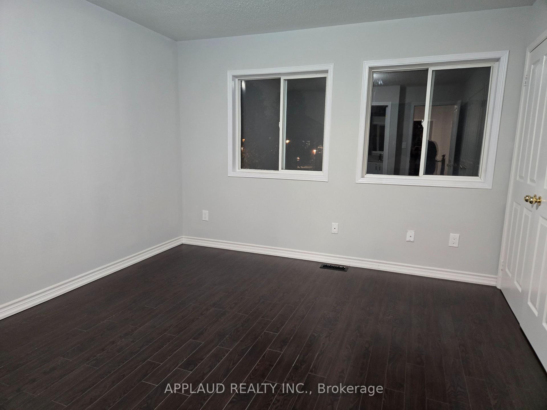 Photo 12 of 27 Bur Oak Avenue, Markham, Berczy — HOMEH
