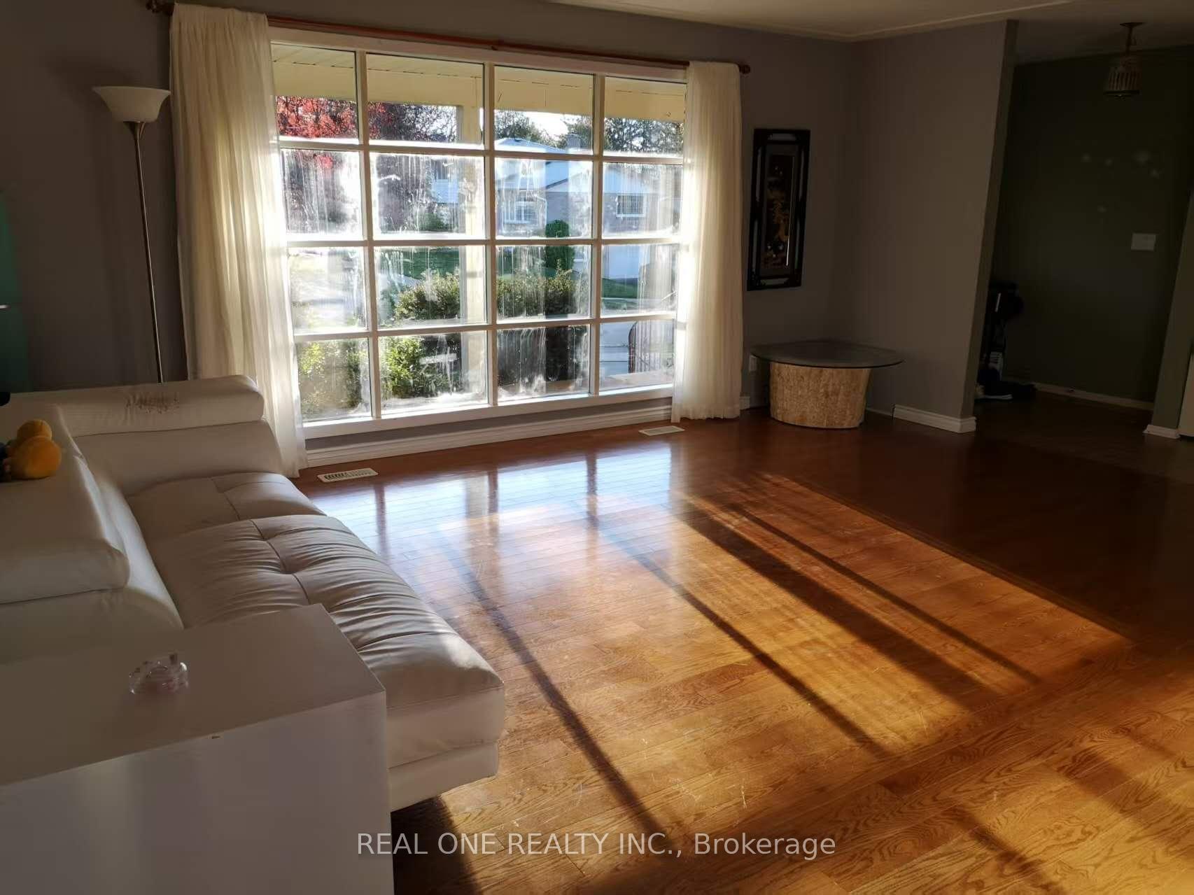 Photo 2 of 45 Inwood Drive, Kitchener, Westmount - Kitchener — HOMEH
