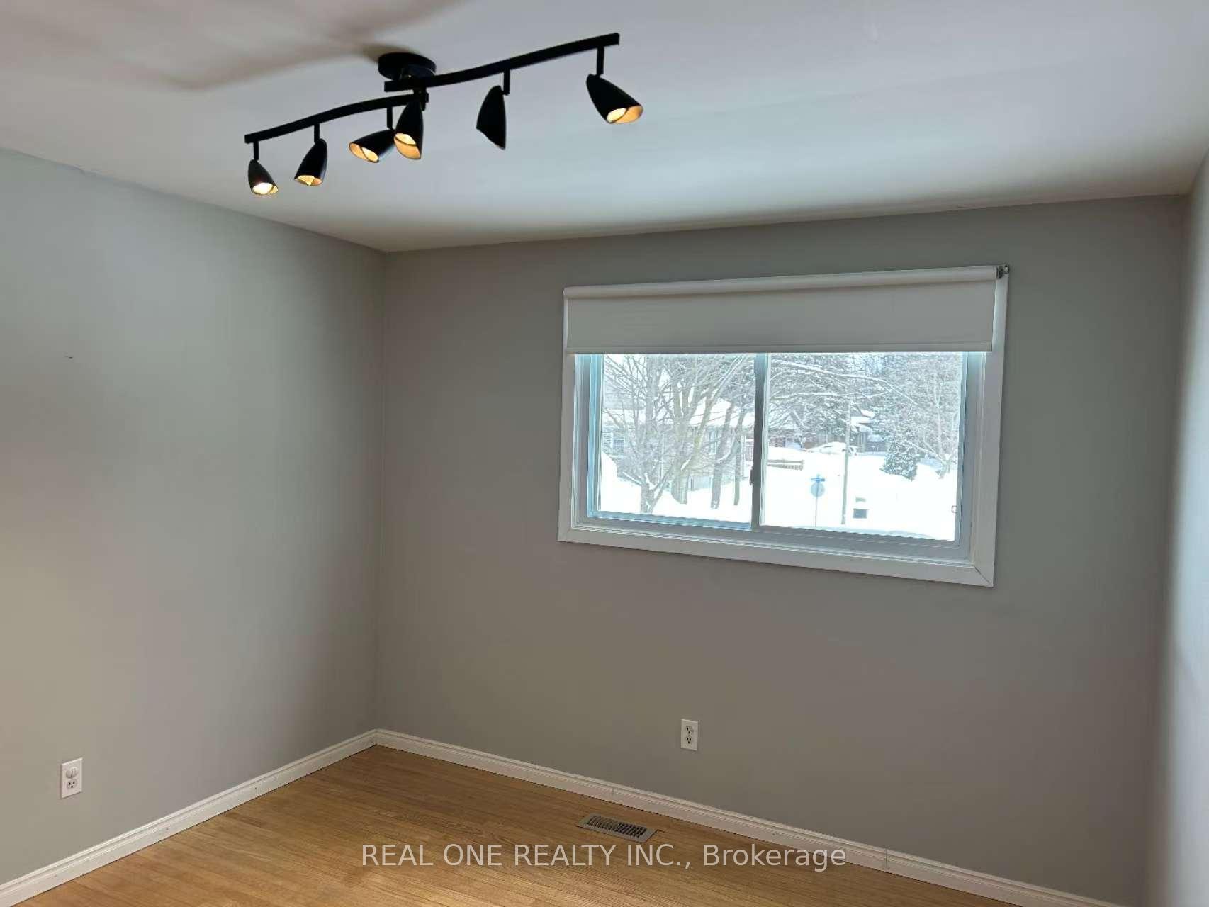 Photo 12 of 45 Inwood Drive, Kitchener, Westmount - Kitchener — HOMEH