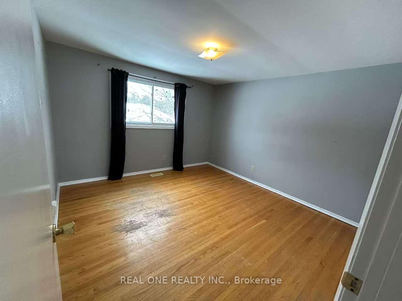 Photo 13 of 45 Inwood Drive, Kitchener, Westmount - Kitchener — HOMEH