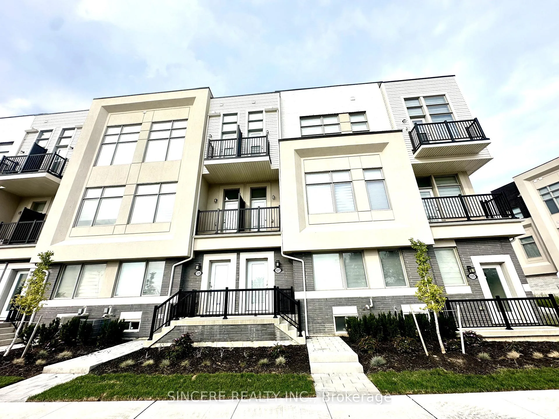 Photo 1 of 127 Markland Street, Markham, Cachet — HOMEH