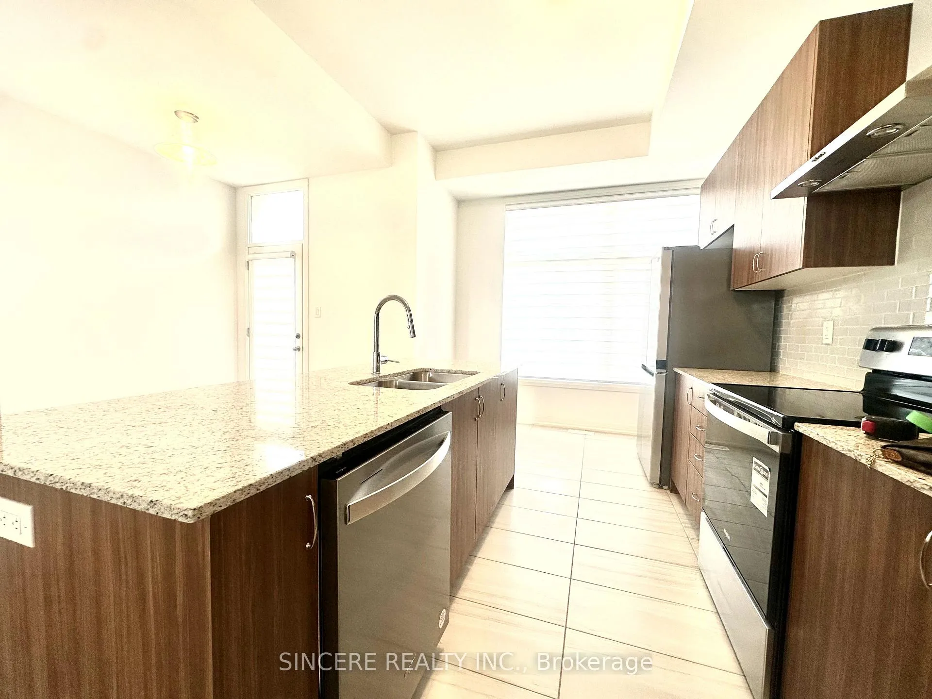 Photo 8 of 127 Markland Street, Markham, Cachet — HOMEH