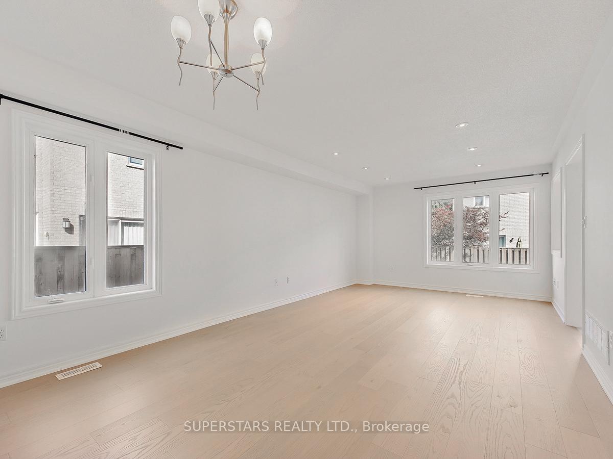 Photo 3 of 43 Cathmar Drive, Markham, Greensborough — HOMEH