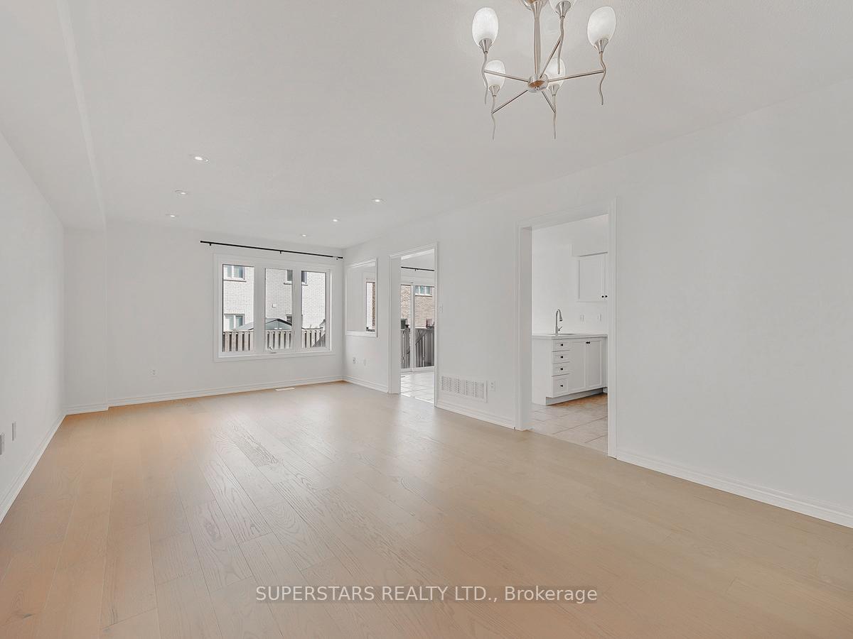 Photo 4 of 43 Cathmar Drive, Markham, Greensborough — HOMEH