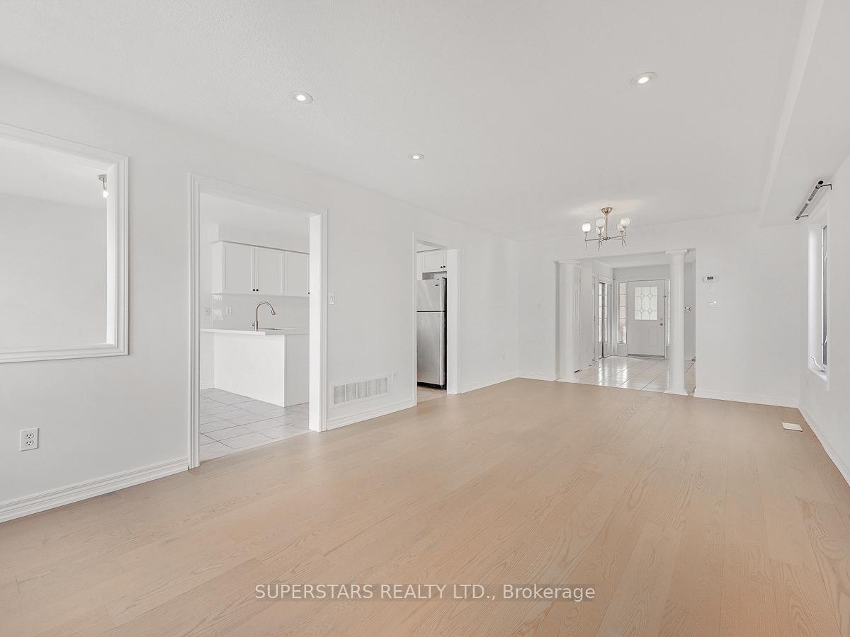 Photo 5 of 43 Cathmar Drive, Markham, Greensborough — HOMEH