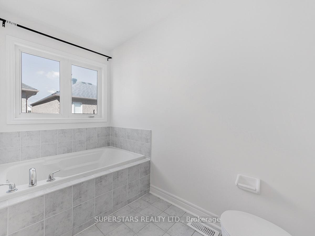 Photo 13 of 43 Cathmar Drive, Markham, Greensborough — HOMEH