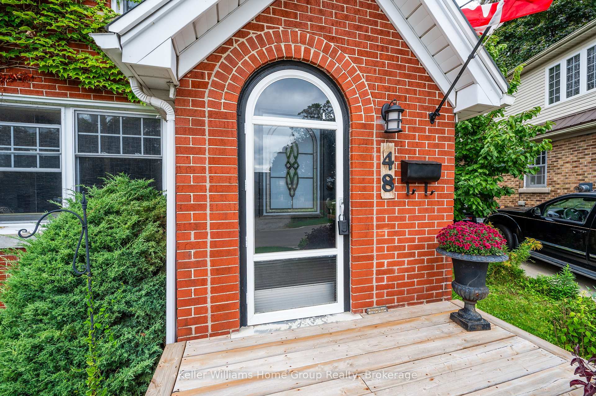 Photo 3 of 48 Dane Street, Kitchener — HOMEH