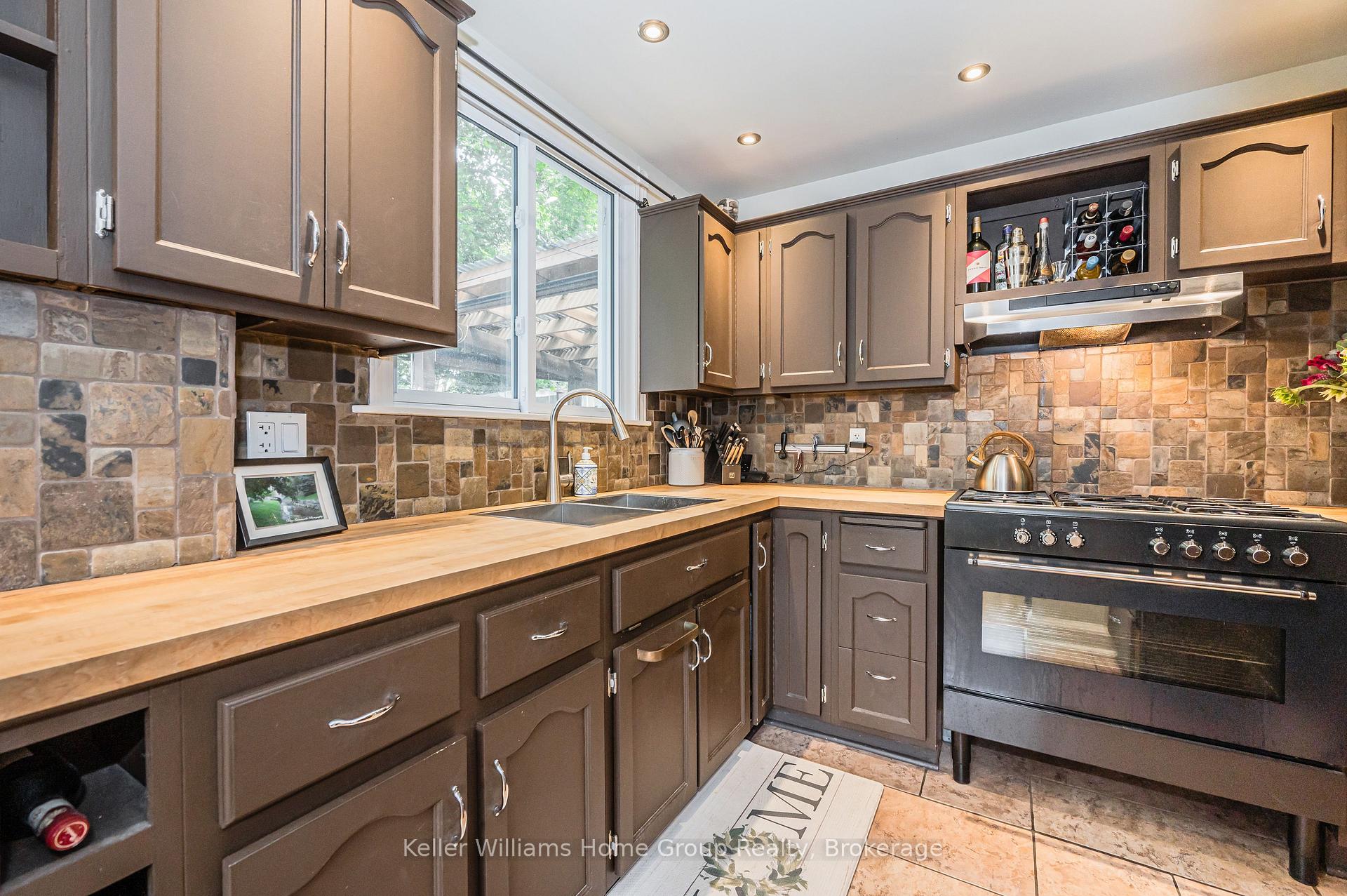 Photo 12 of 48 Dane Street, Kitchener — HOMEH