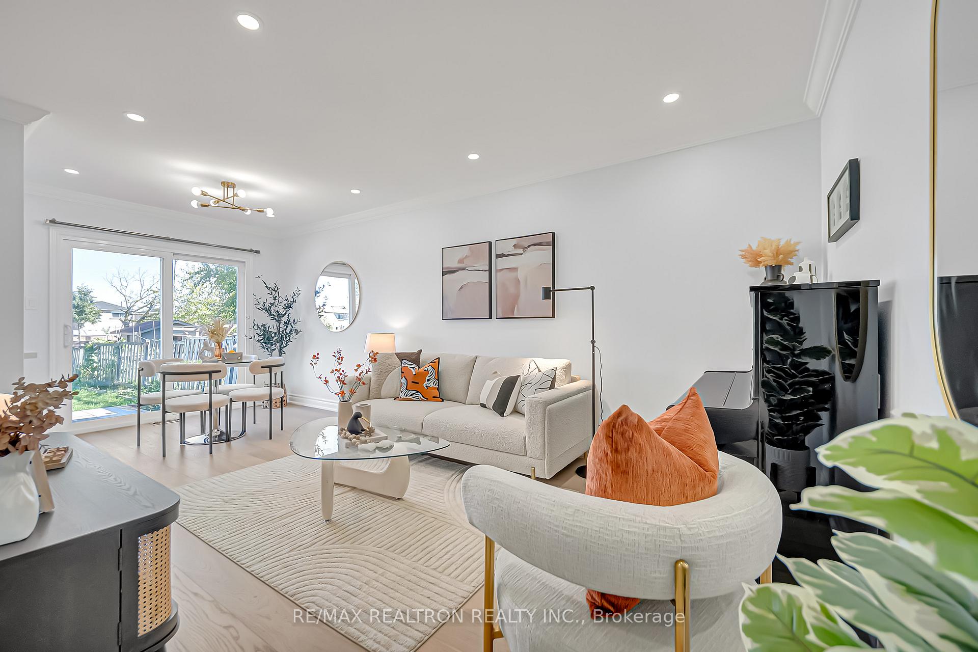 Photo 1 of 33 Chichester Road, Markham, Milliken Mills East — HOMEH