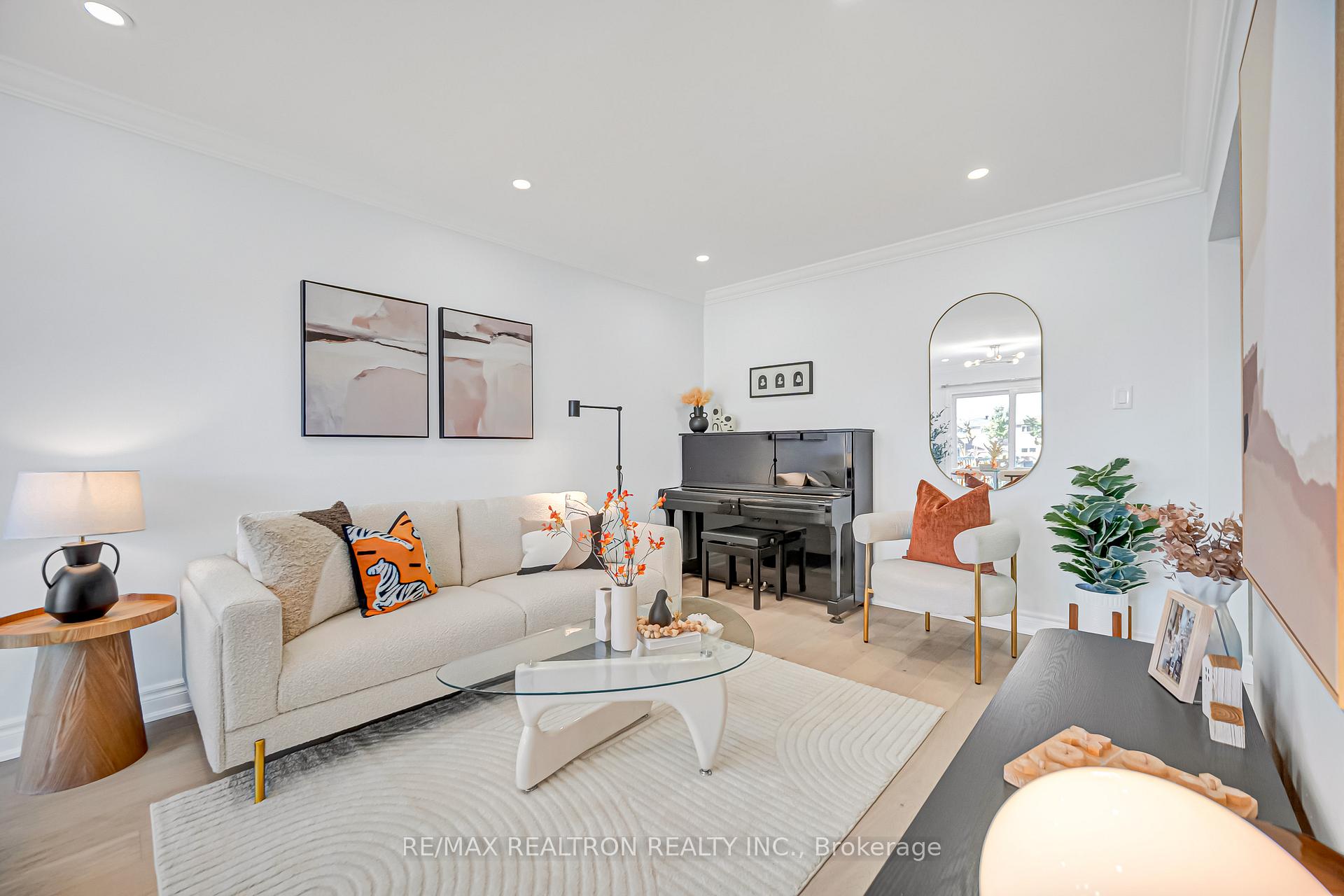 Photo 3 of 33 Chichester Road, Markham, Milliken Mills East — HOMEH