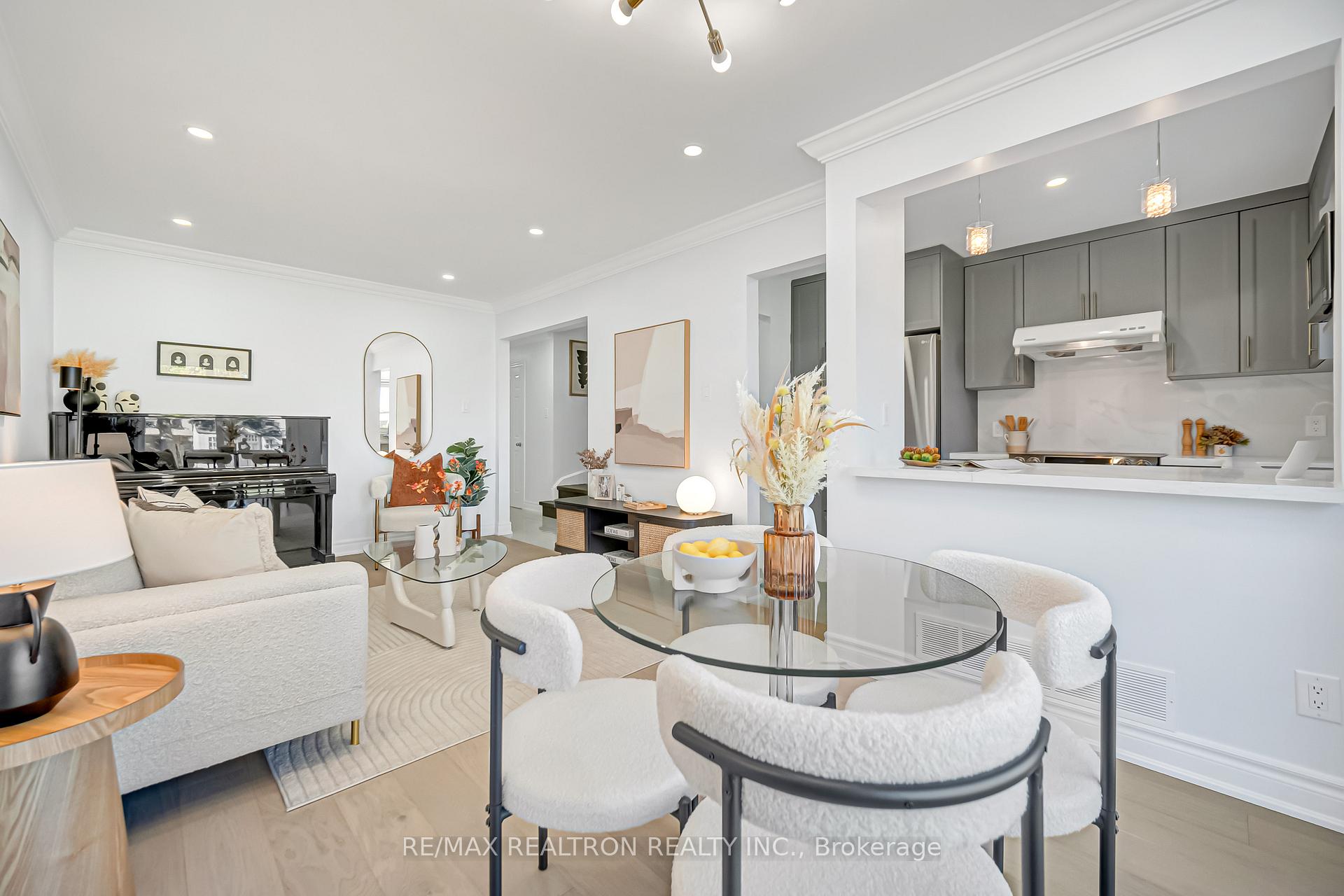 Photo 5 of 33 Chichester Road, Markham, Milliken Mills East — HOMEH